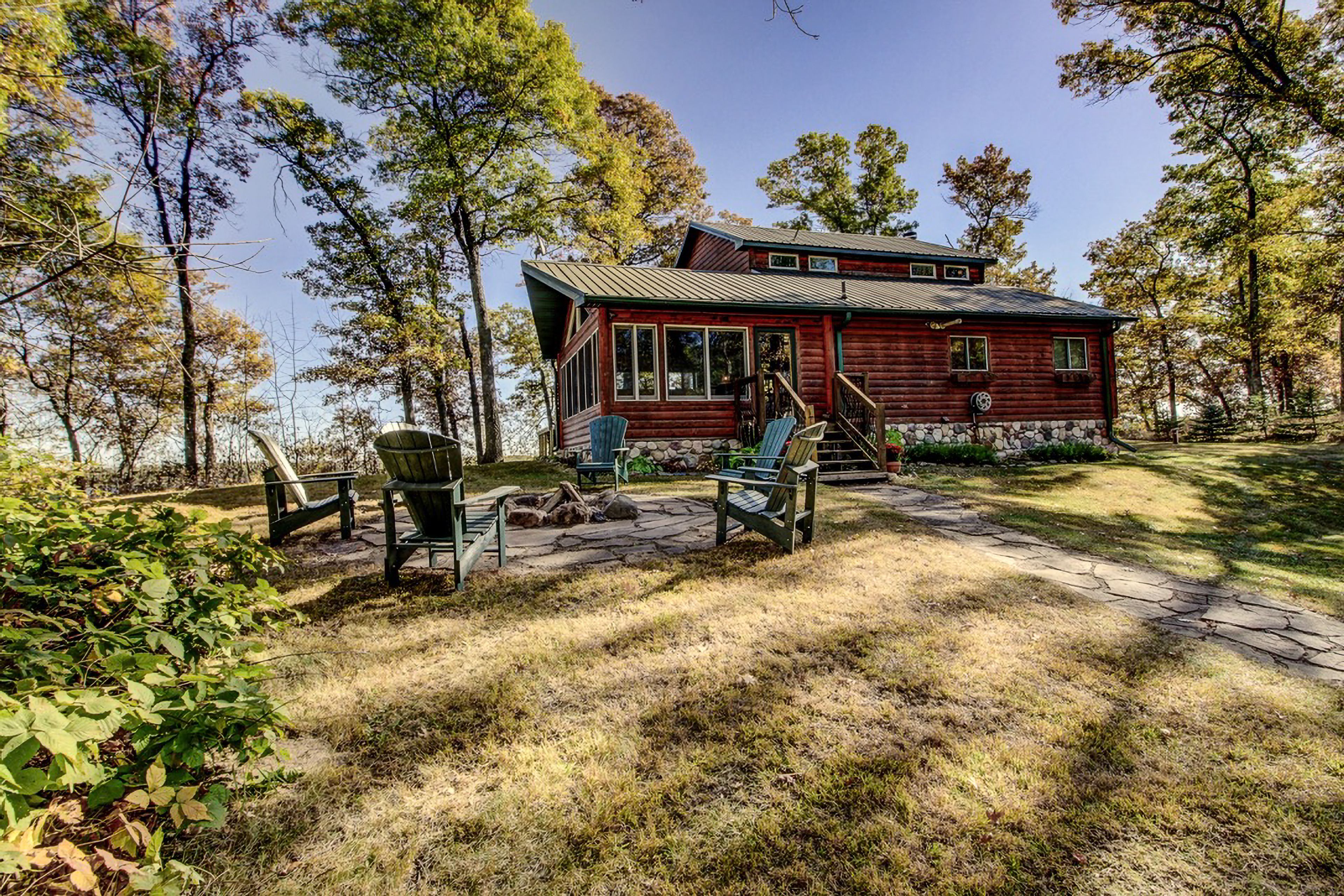 Parking | Driveway (3-4 Vehicles) | Grass Area (1-2 Vehicles)
