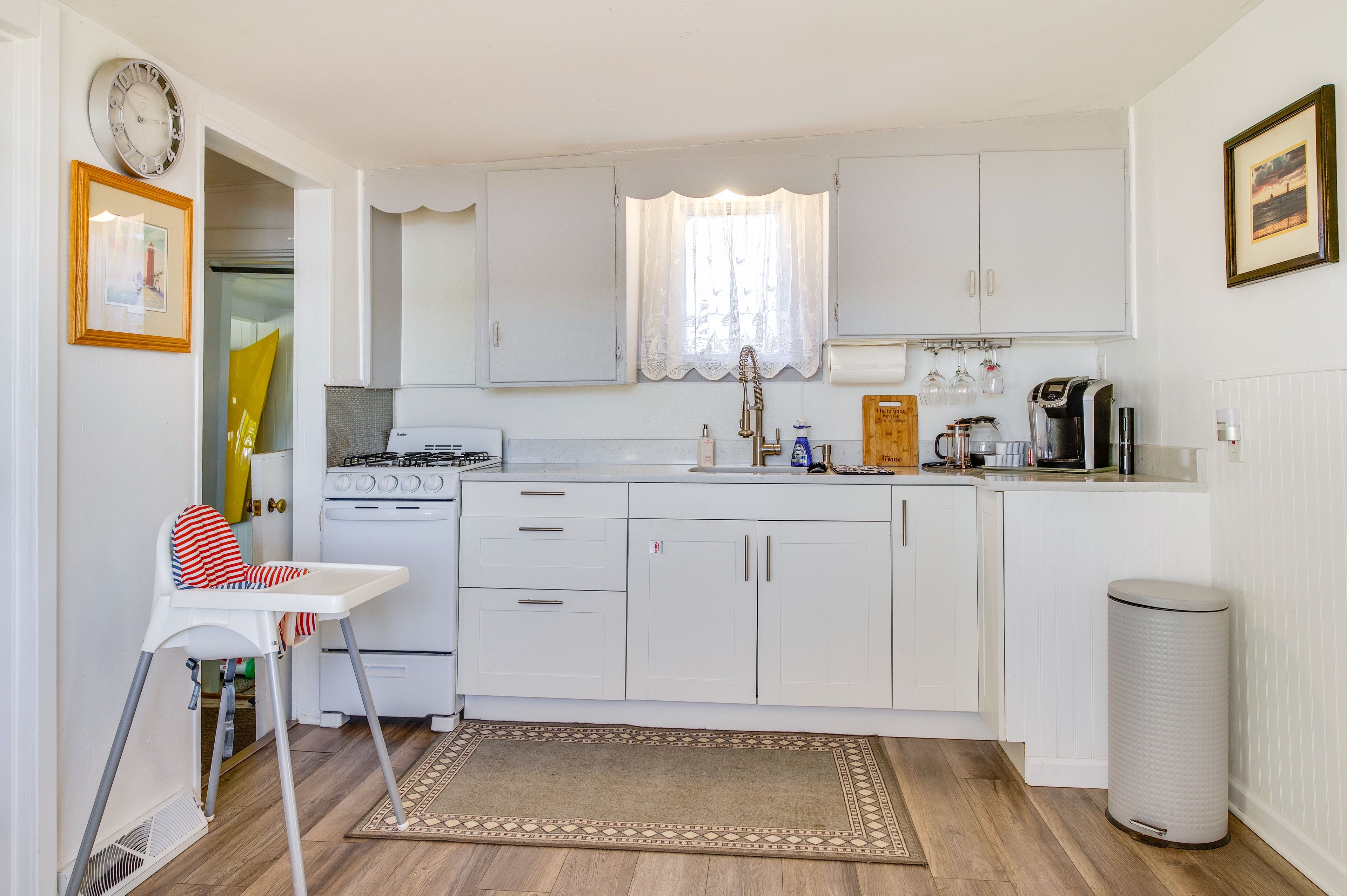 Kitchen | Keurig | Dishware & Flatware | High Chair