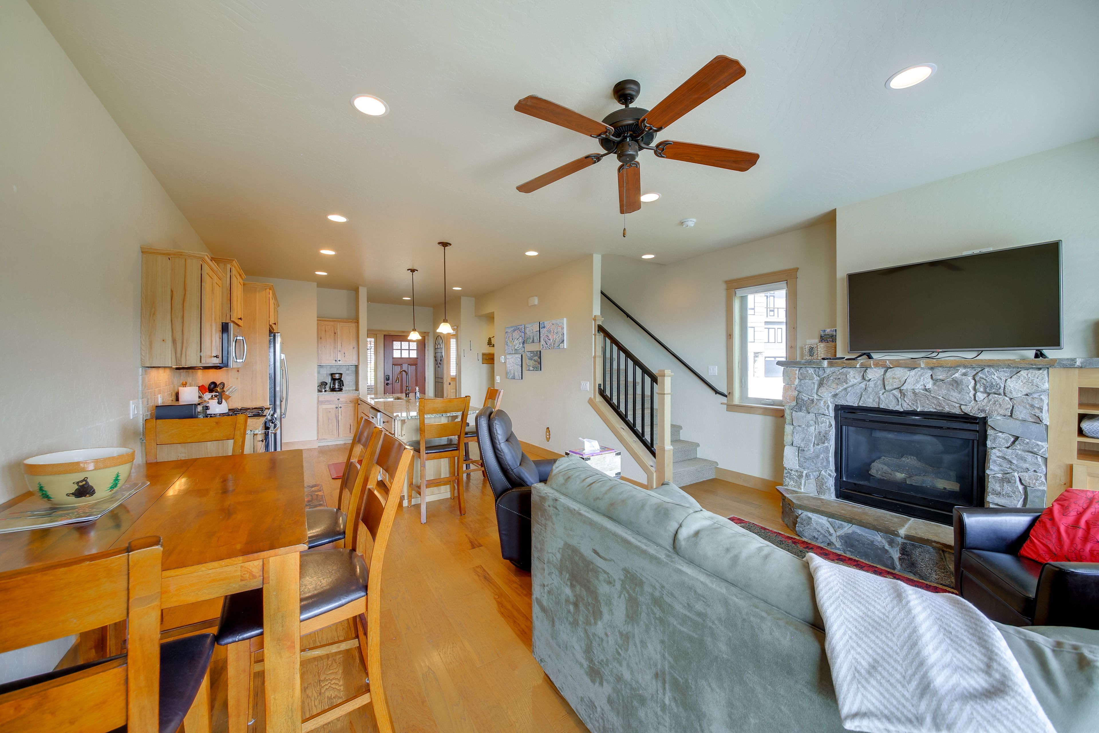 Sandpoint Vacation Rental | 3BR | 3.5BA | Stairs Required | 1,800 Sq Ft