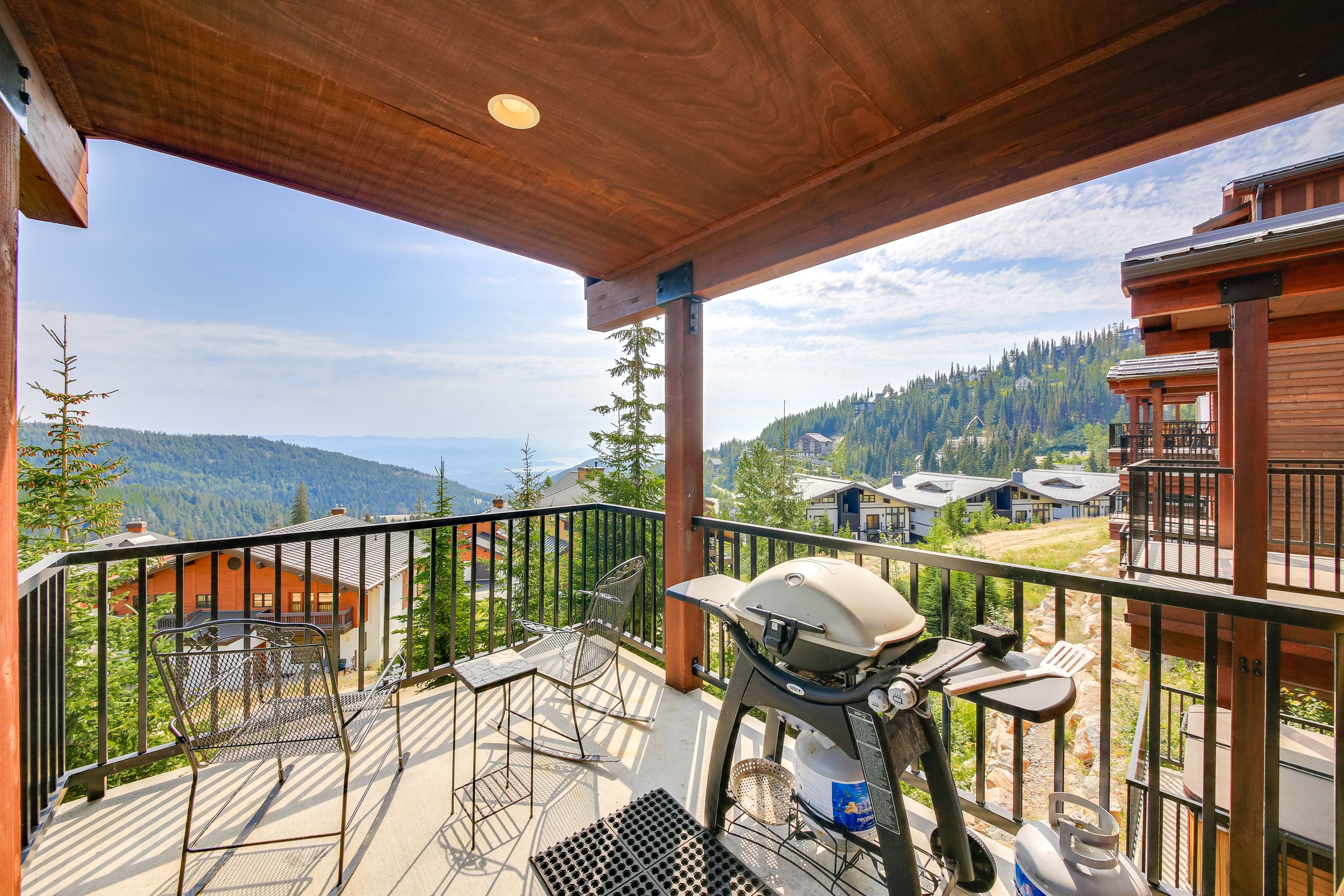 Private Balcony | Gas Grill | Lake Views