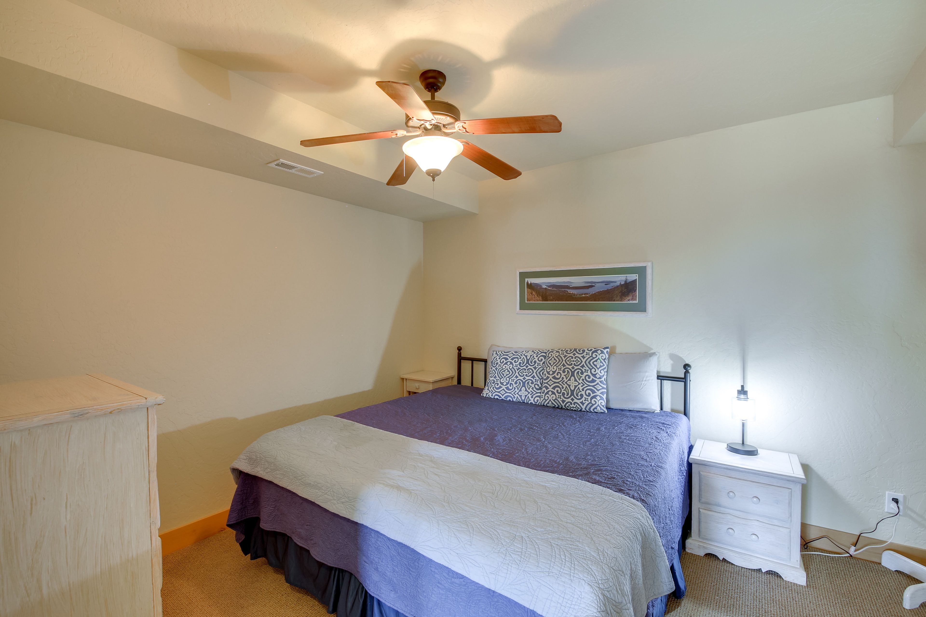 Bedroom 3 | King Bed | Basement Level