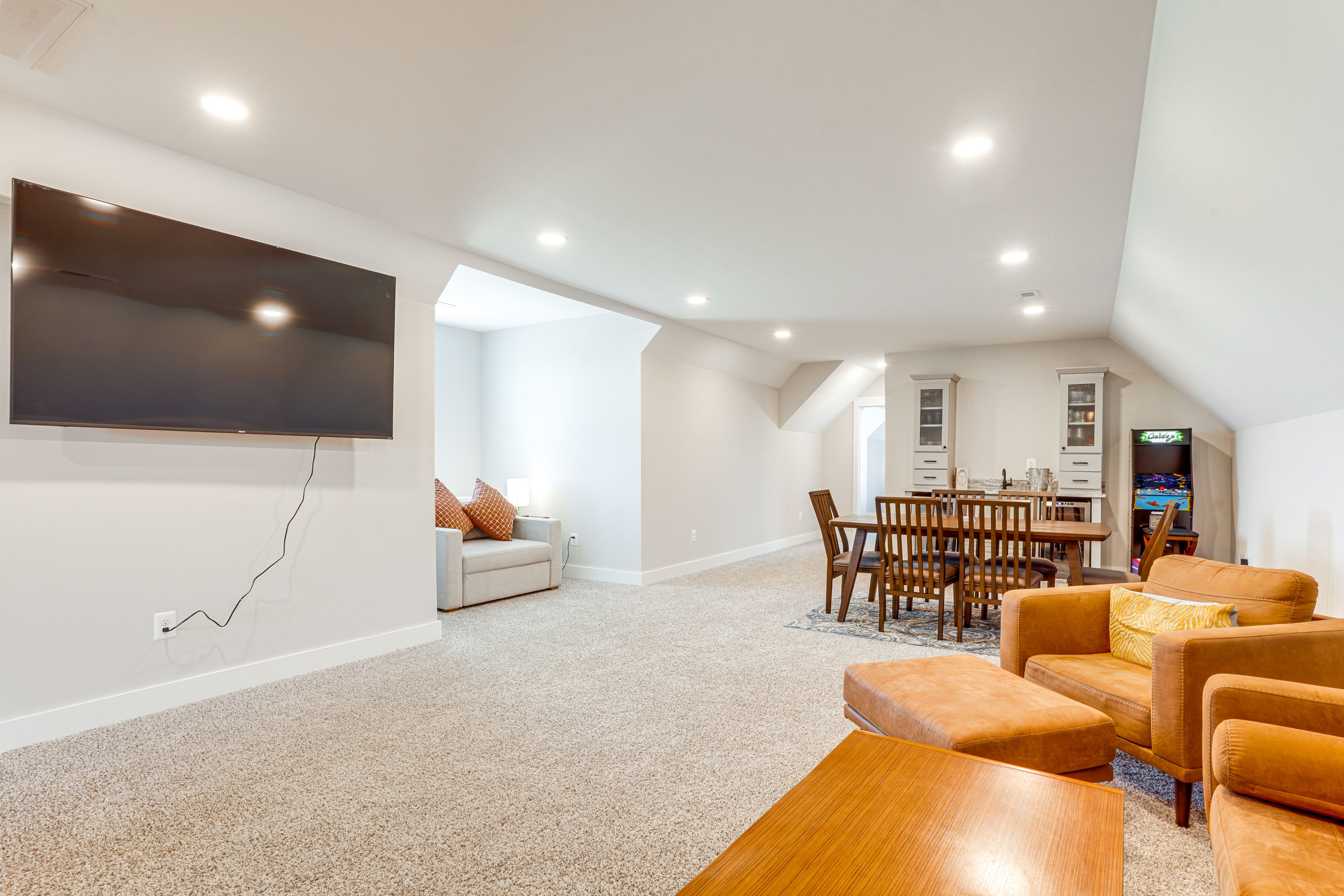 Game Room | Smart TV | Twin Sleeper Sofa | 2nd Floor