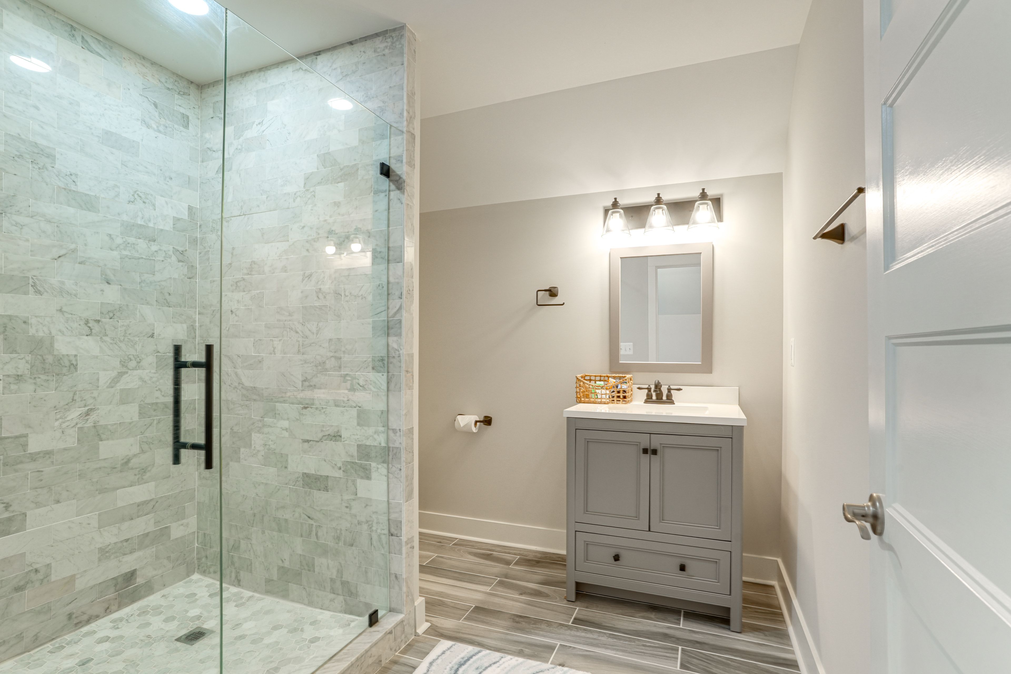 Bathroom | 2nd Floor