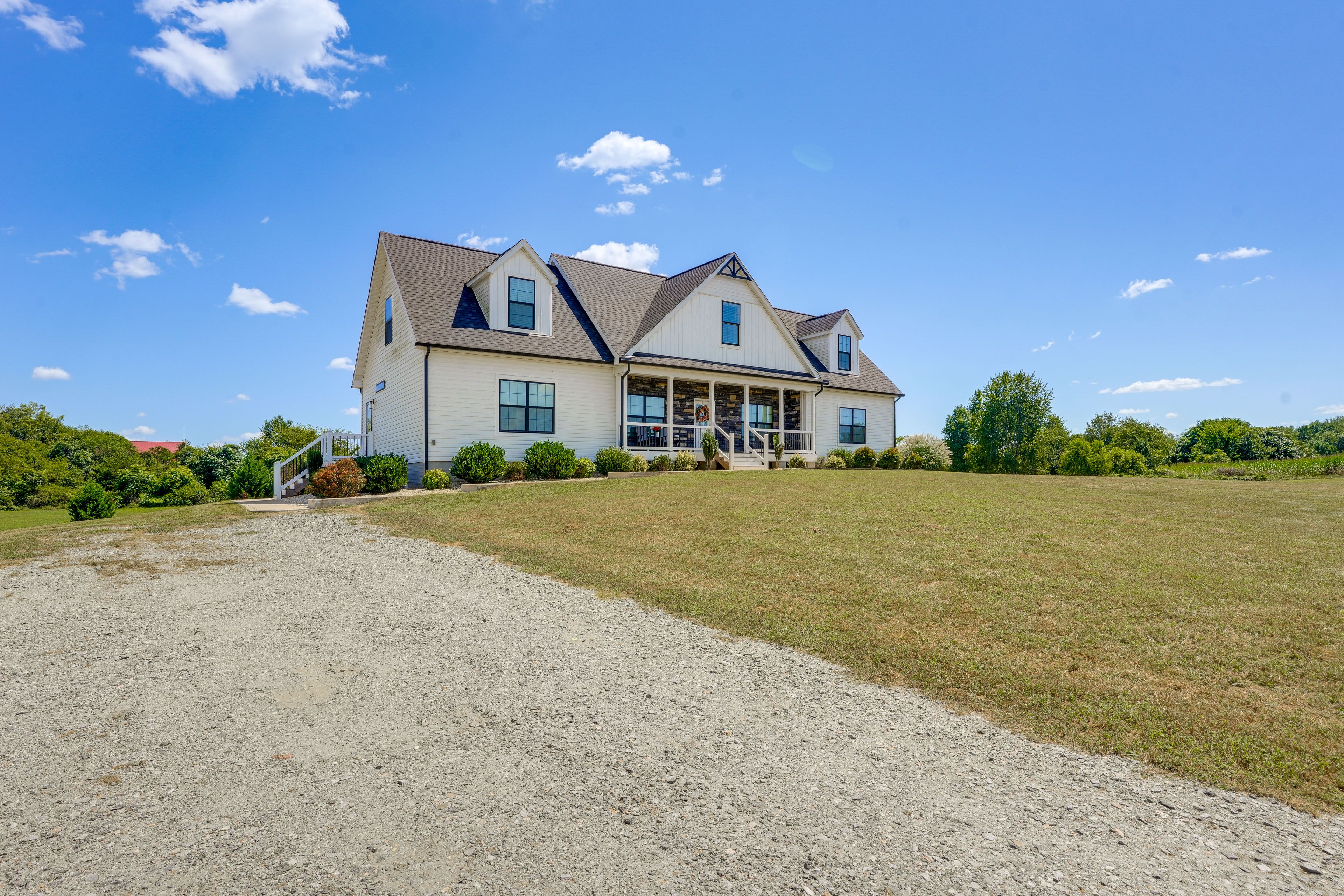 Parking | Driveway (5 Vehicles)