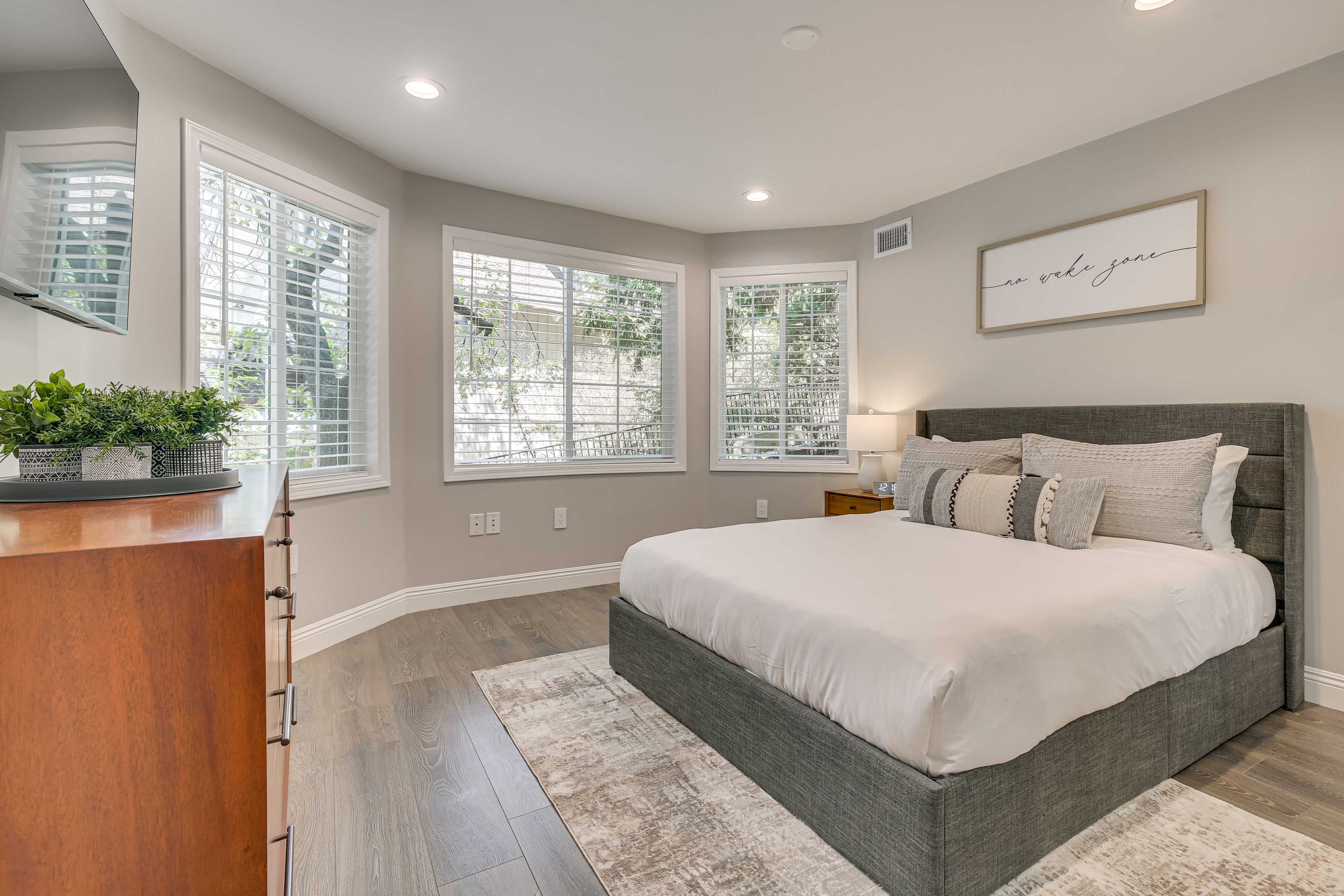 Bedroom 2 | Queen Bed | Main Level
