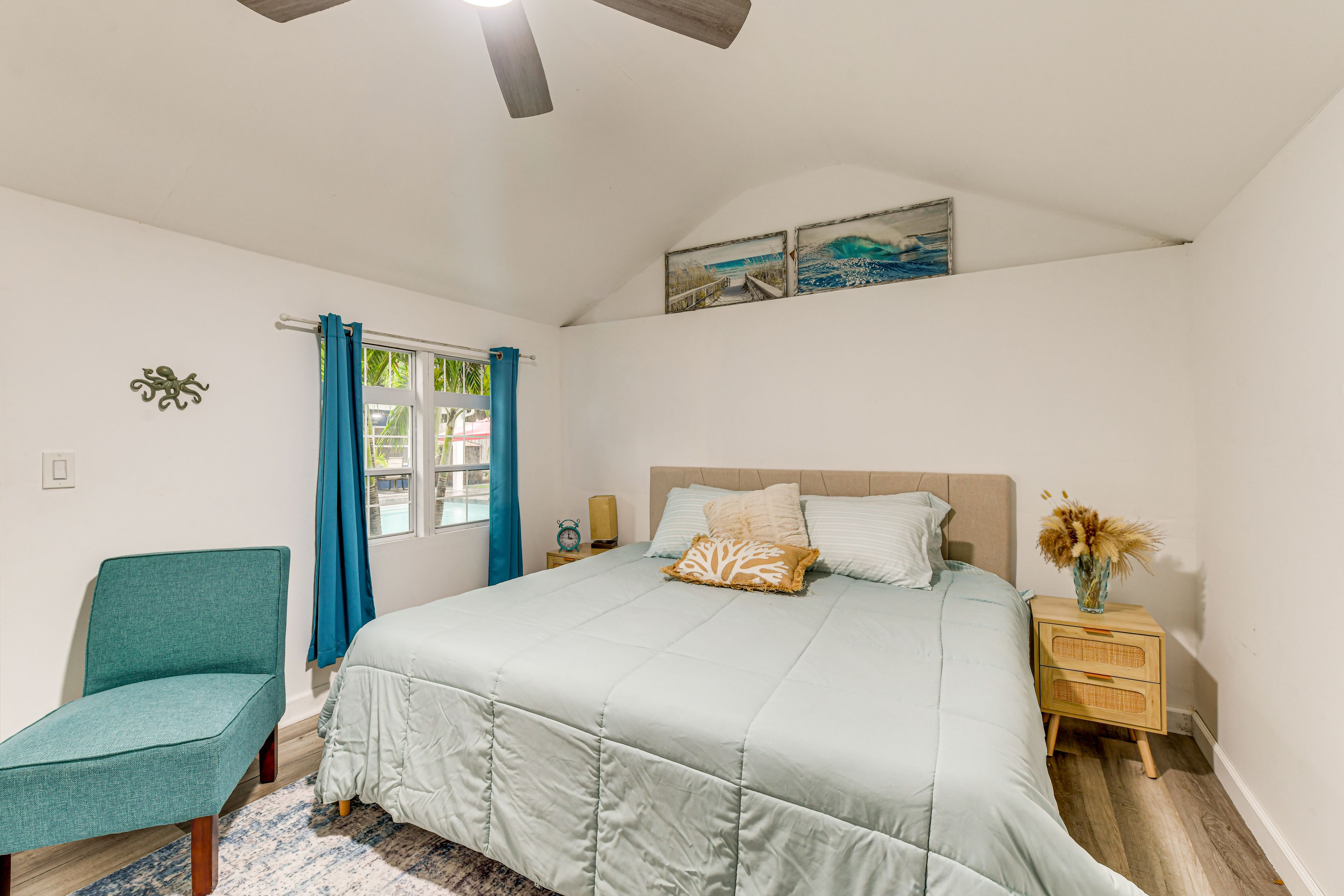 Bedroom 2 | King Bed | Linens Provided