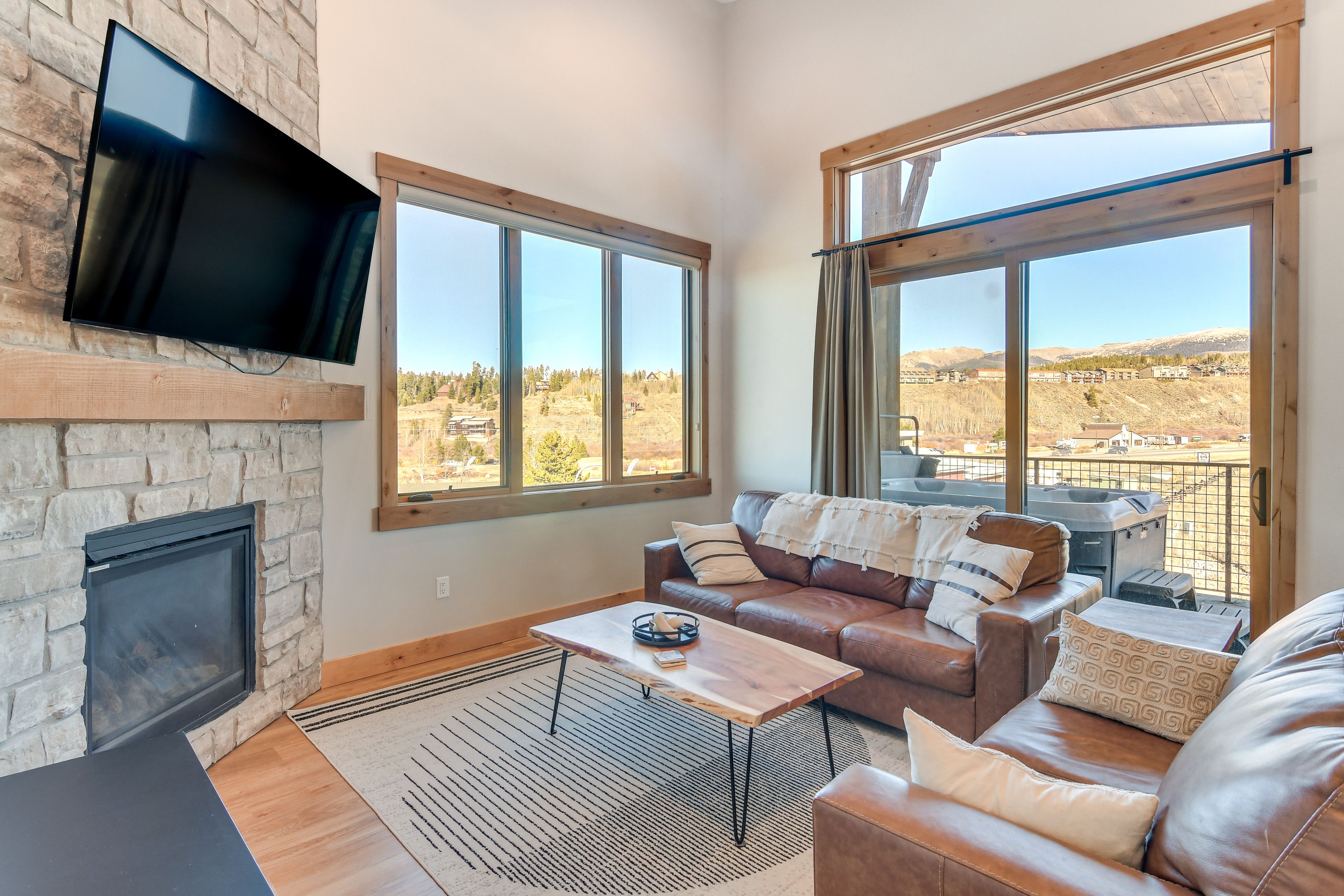 Living Room | Smart TV | Queen Sleeper Sofa | Fireplace