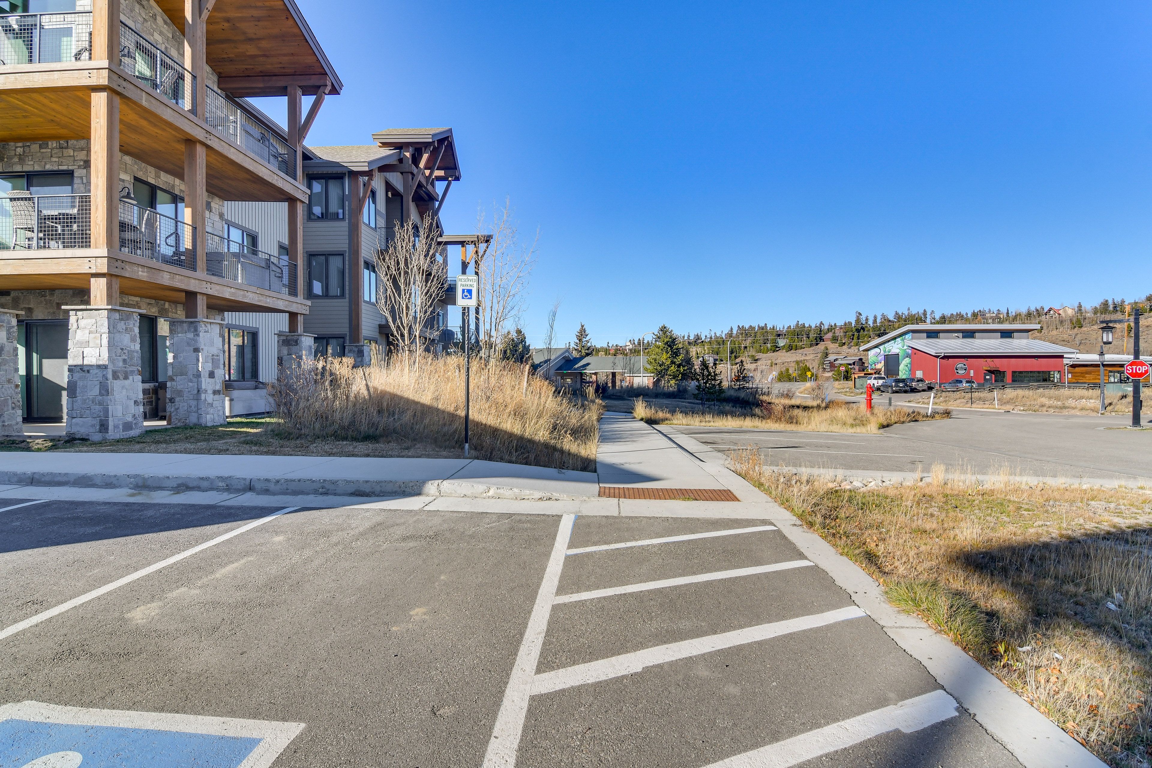 Parking | Community Lot (4 Vehicles)