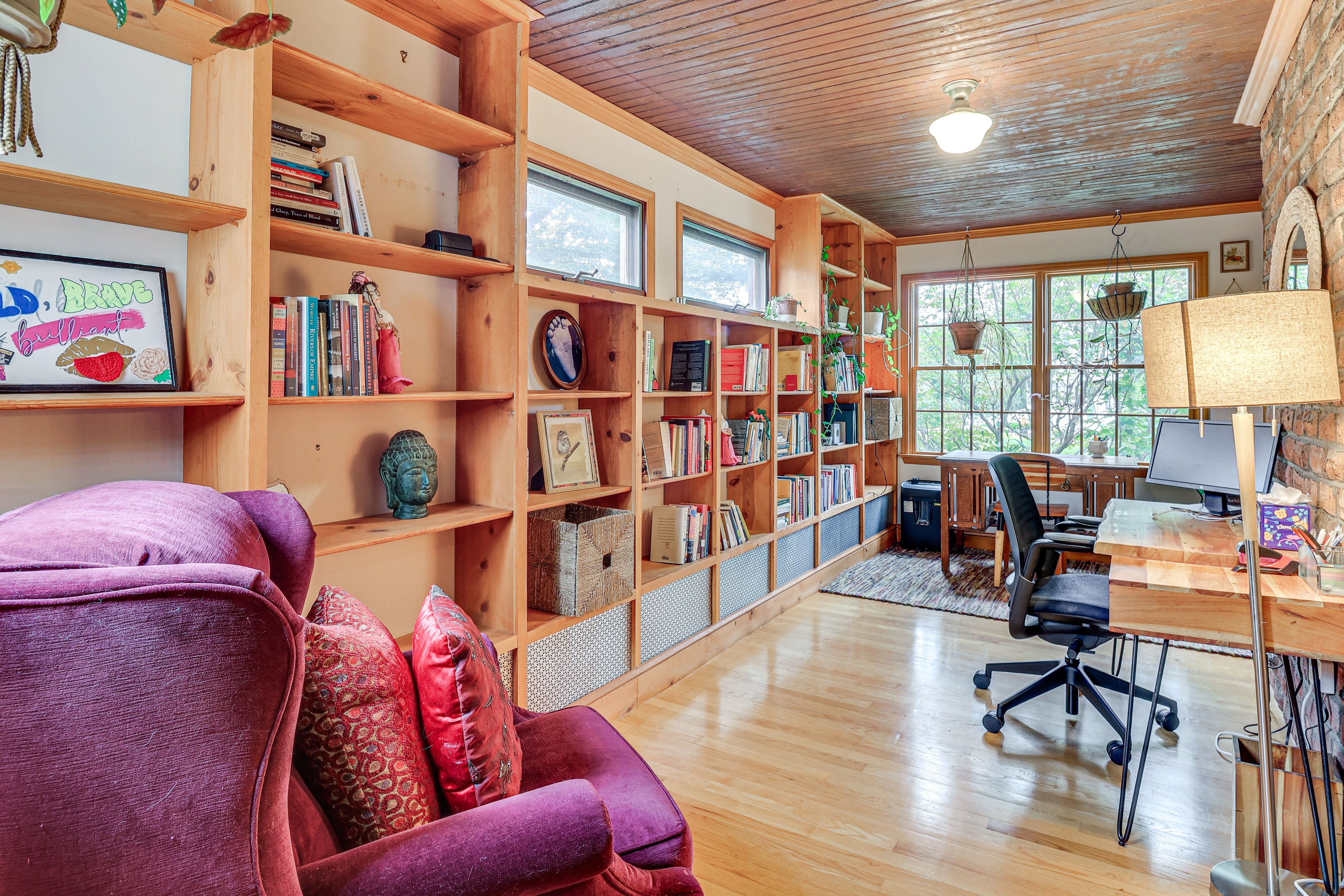 Library/Study | 1st Floor | 2 Desks | Monitor