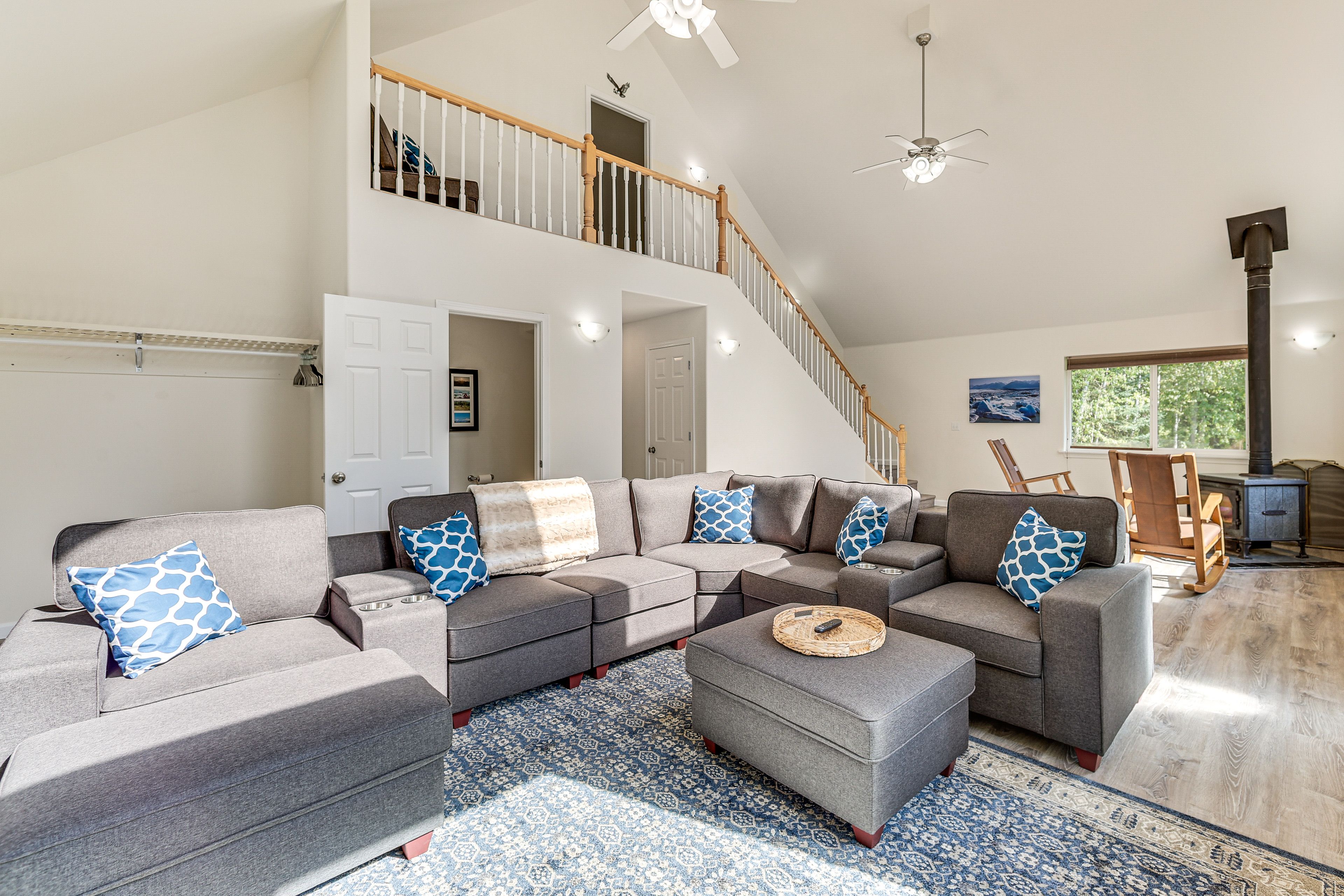 Living Room | Smart TV | Free WiFi | Main Level