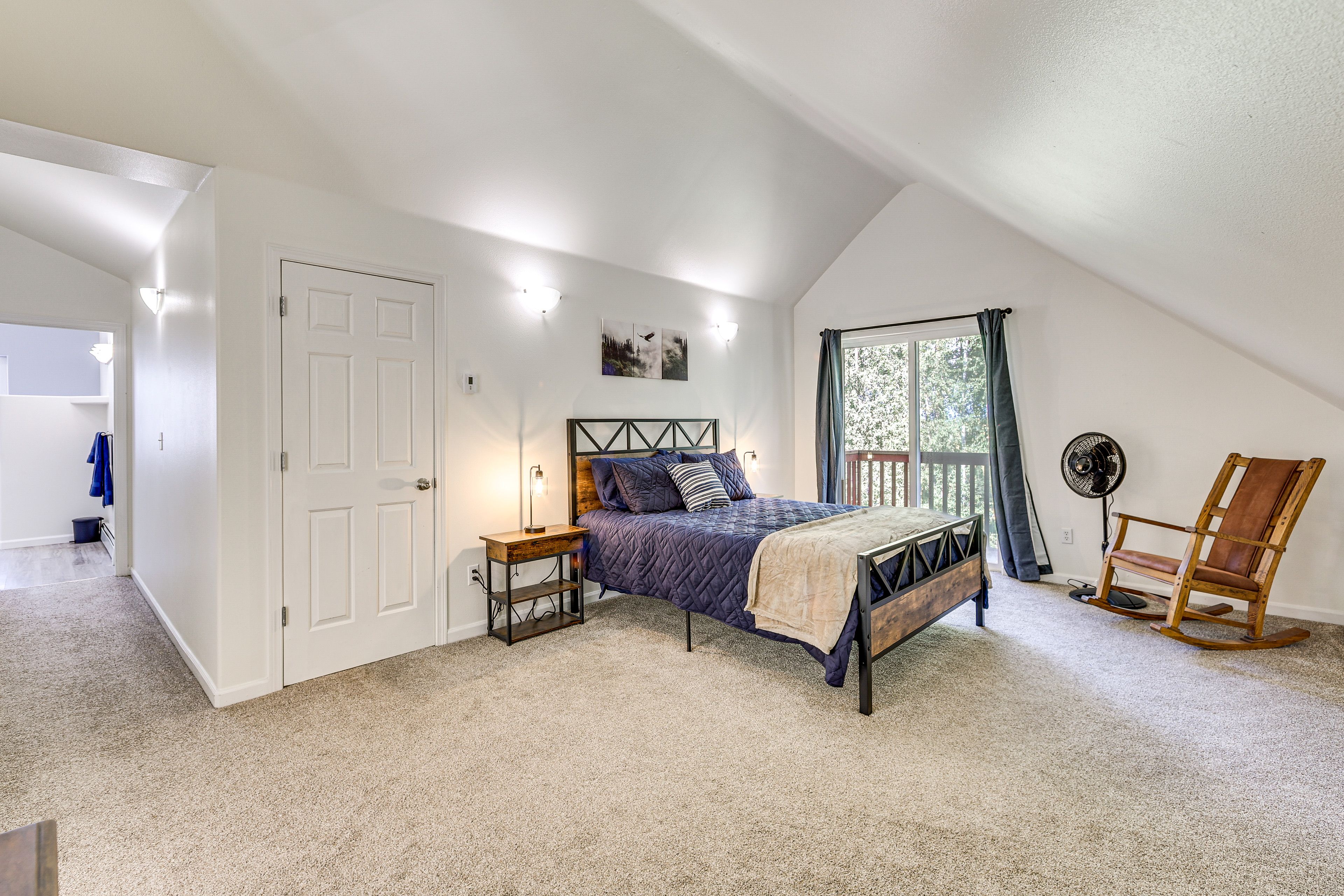Bedroom 1 | Queen Bed | Upper Level