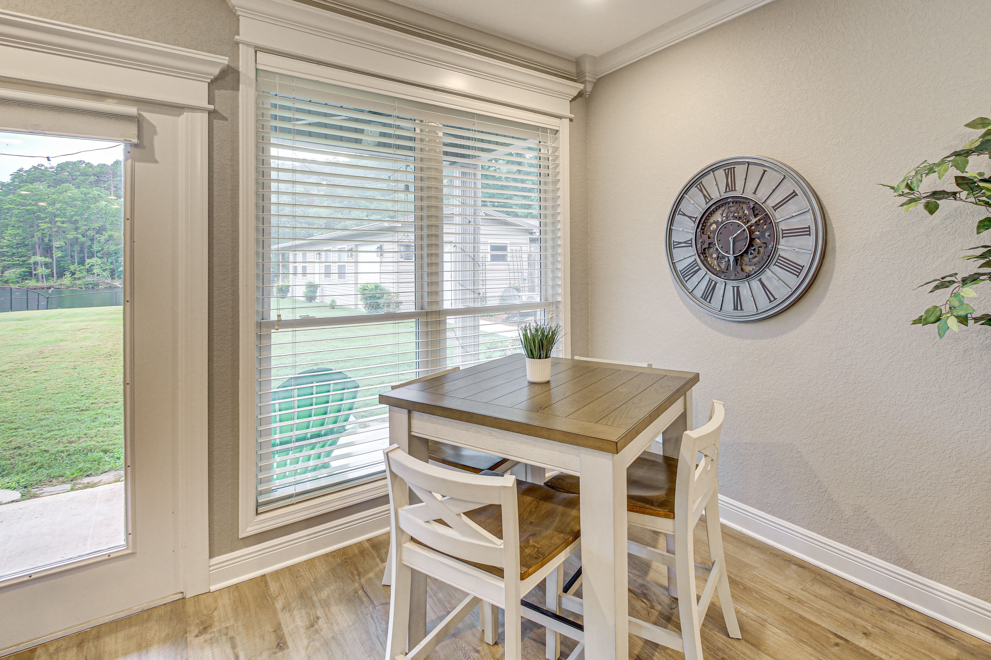 Breakfast Nook | 1st Floor