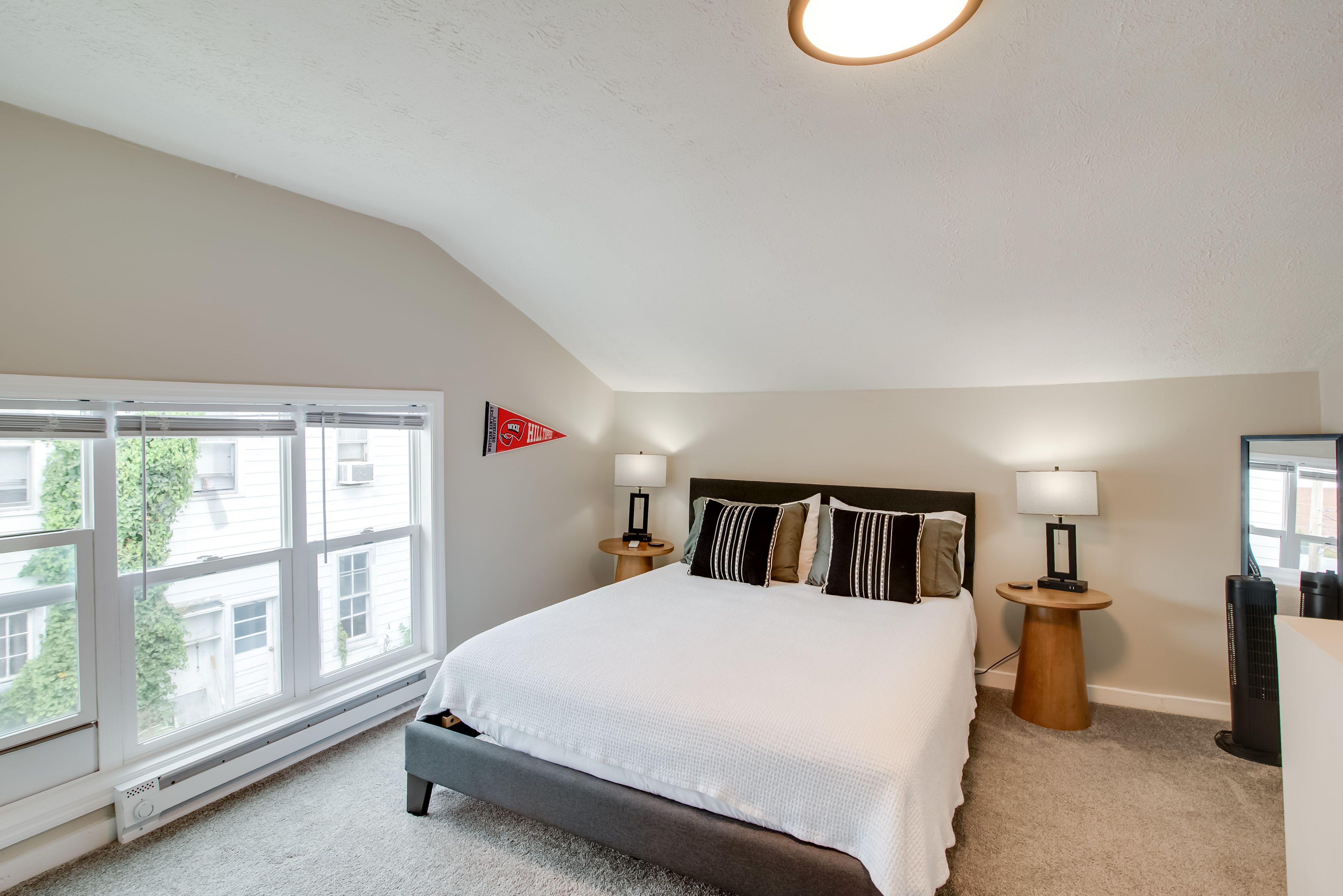 Bedroom | 2nd Floor | Queen Bed | Smart TV