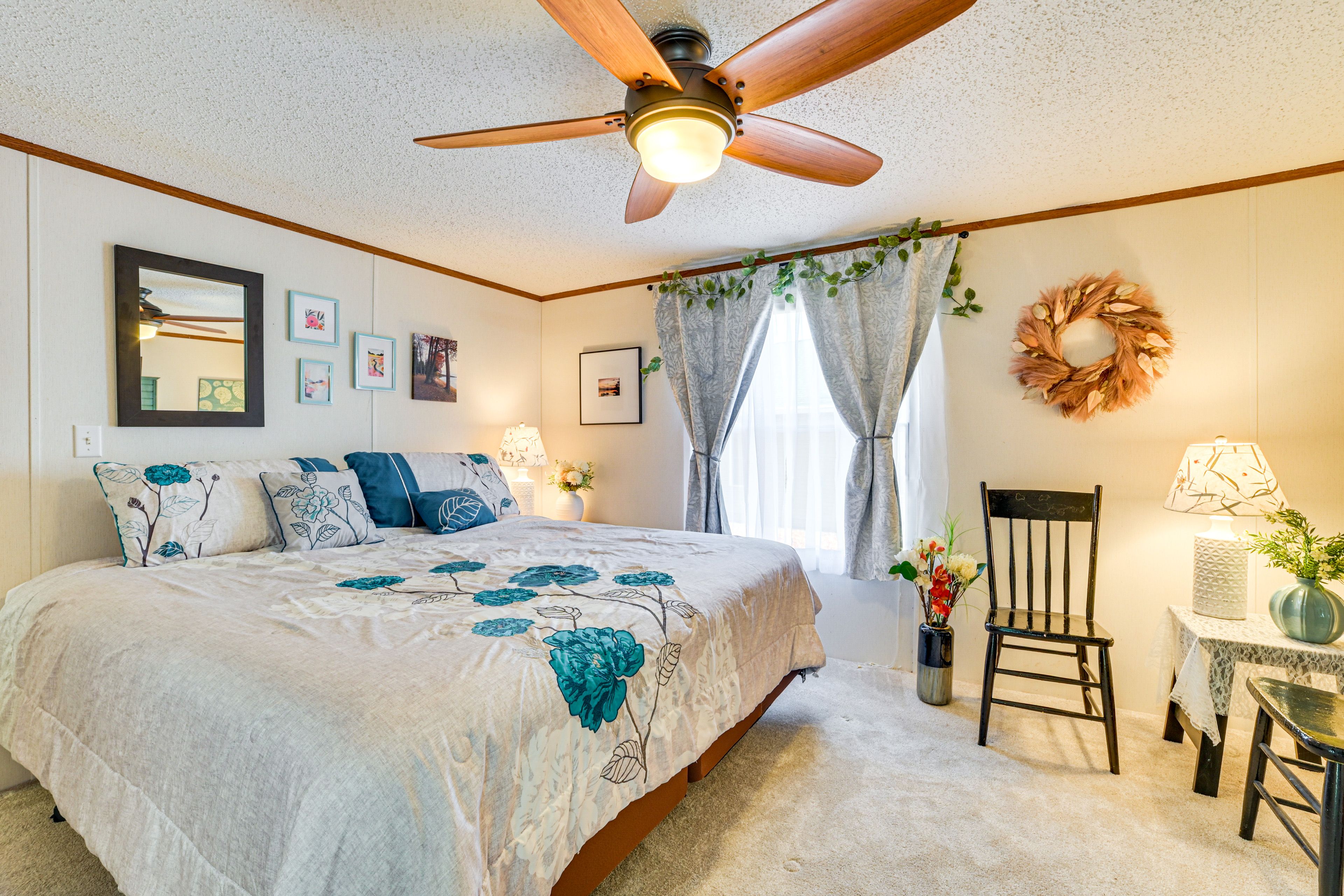 Bedroom 1 | King Bed | Linens Provided