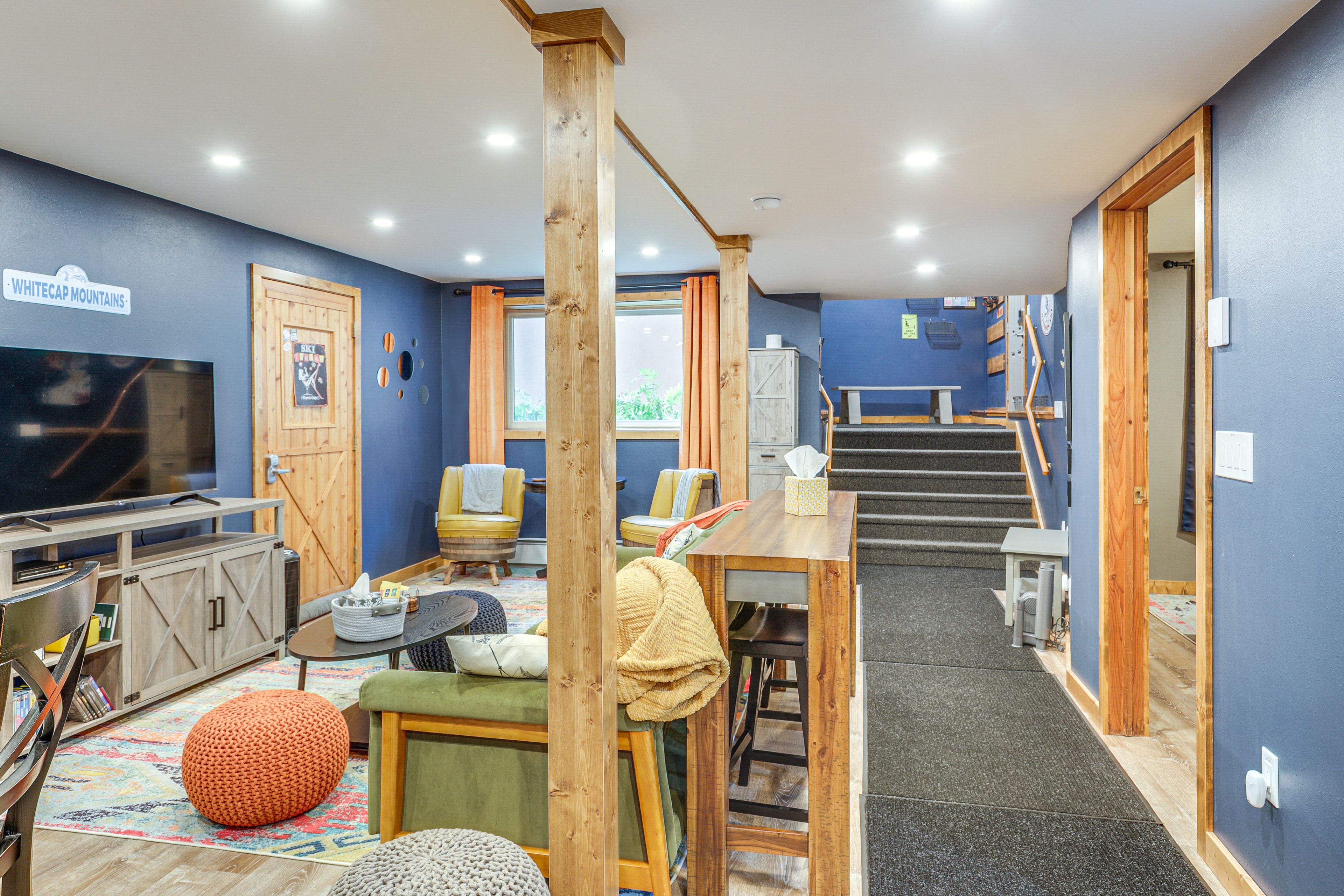 Dining Bar & Table | Dishware/Flatware