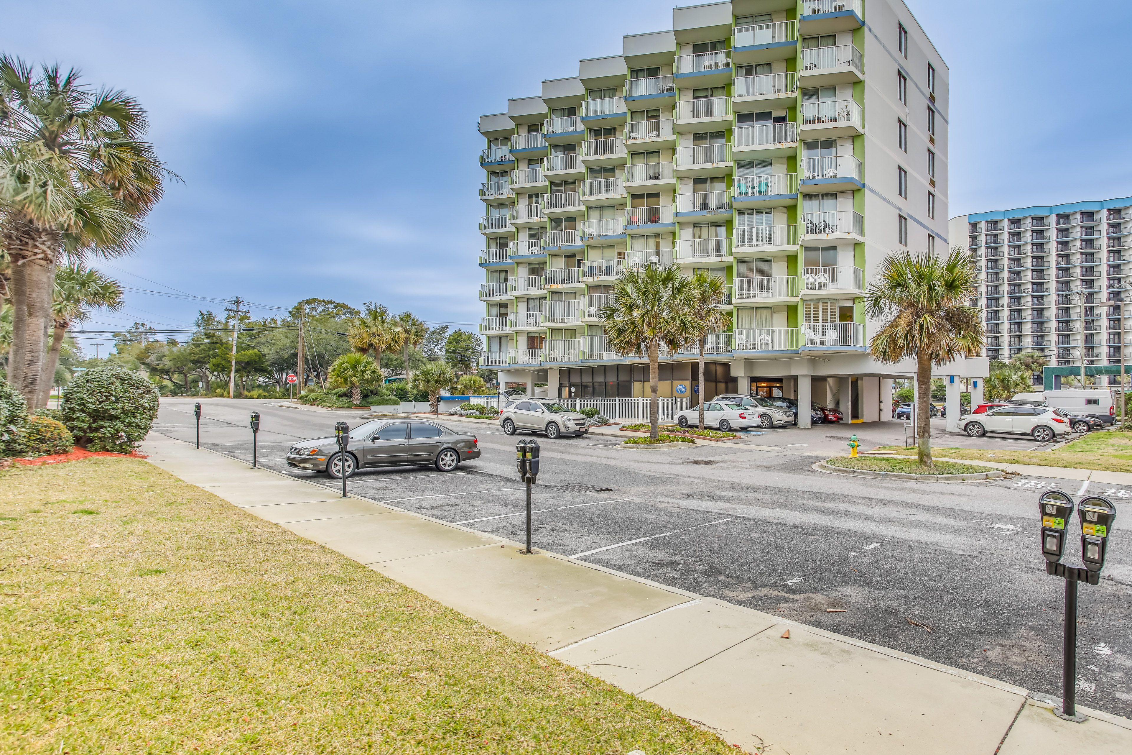 Parking | Community Lot (1 Vehicle) | Street Parking