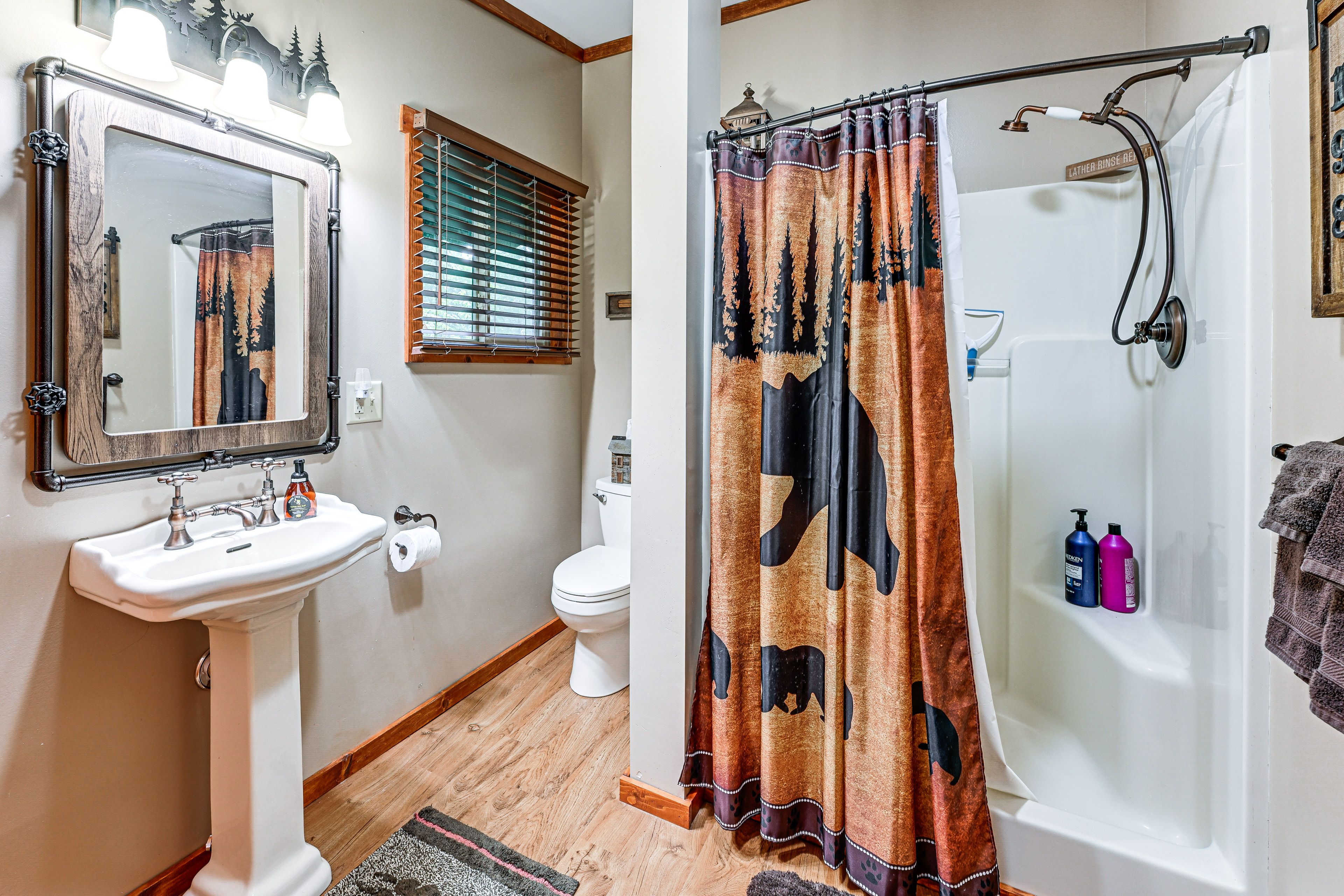 Full Bathroom