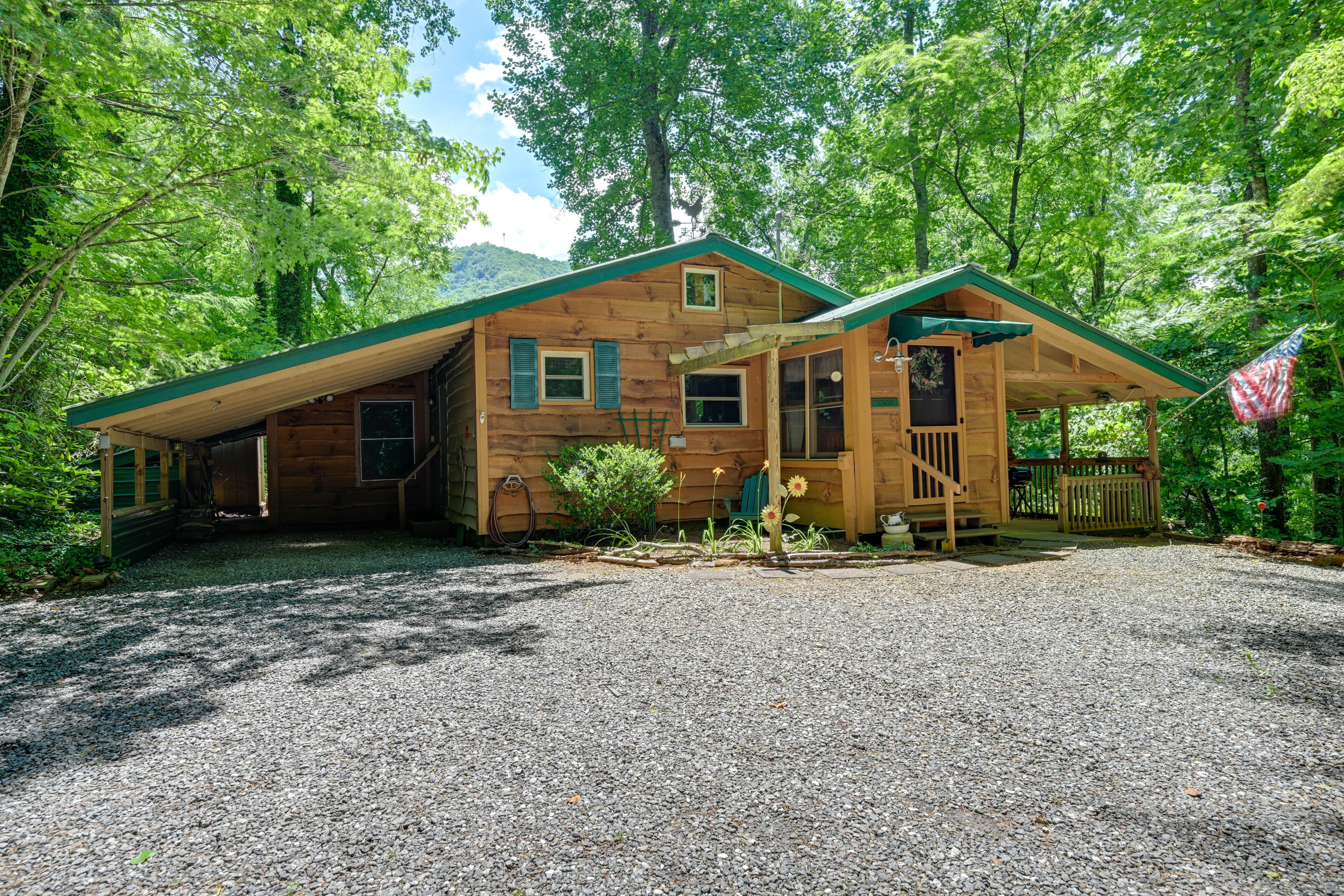 Exterior | Single-Story Cabin