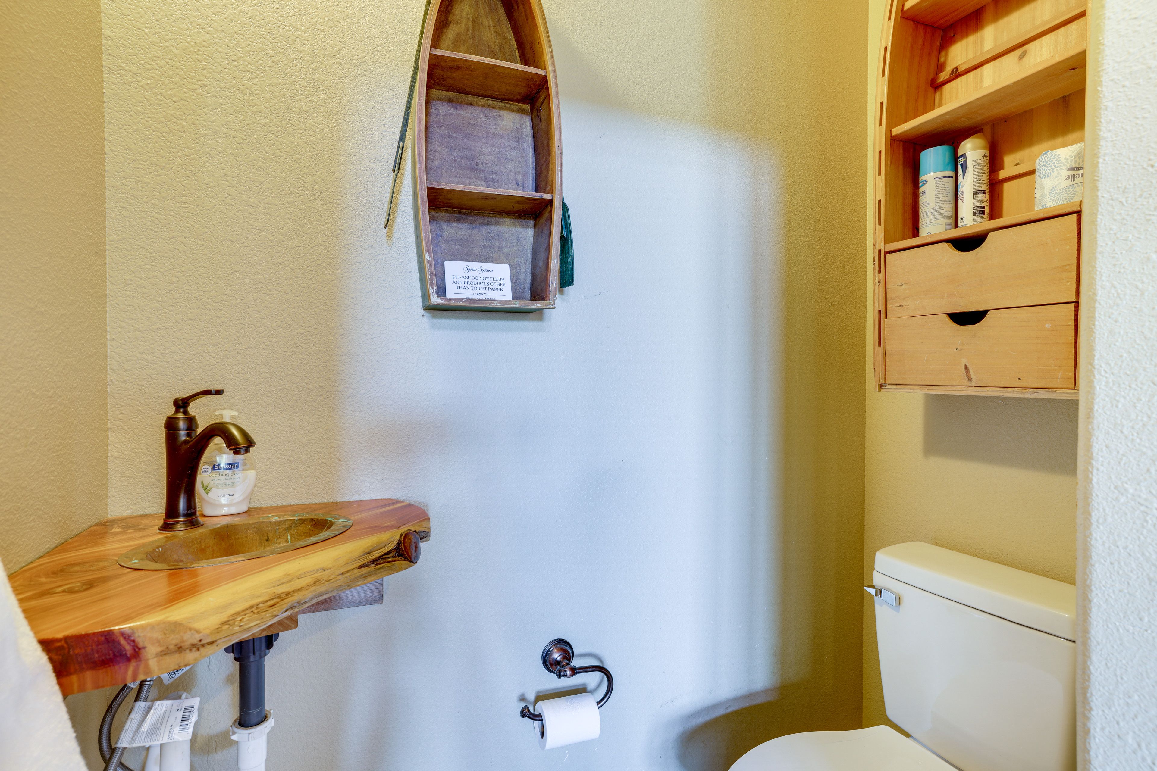 Half Bathroom | Main Level