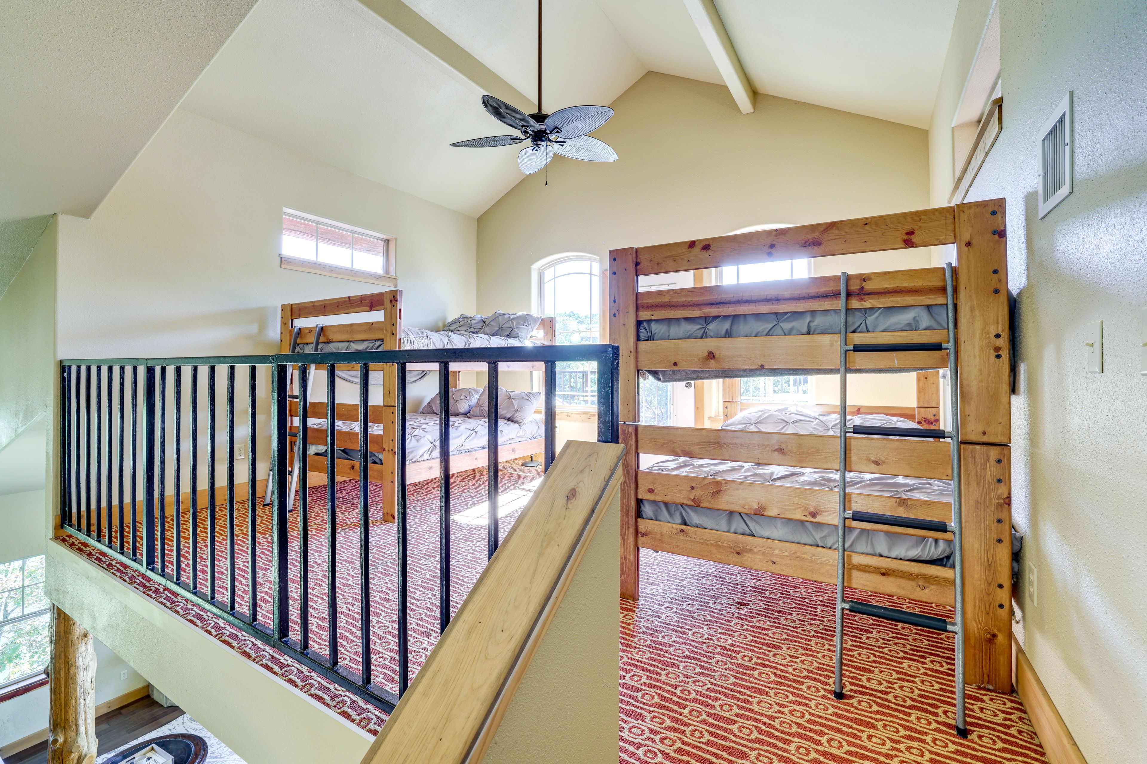 Loft | Upper Level | 2 Full Bunk Beds