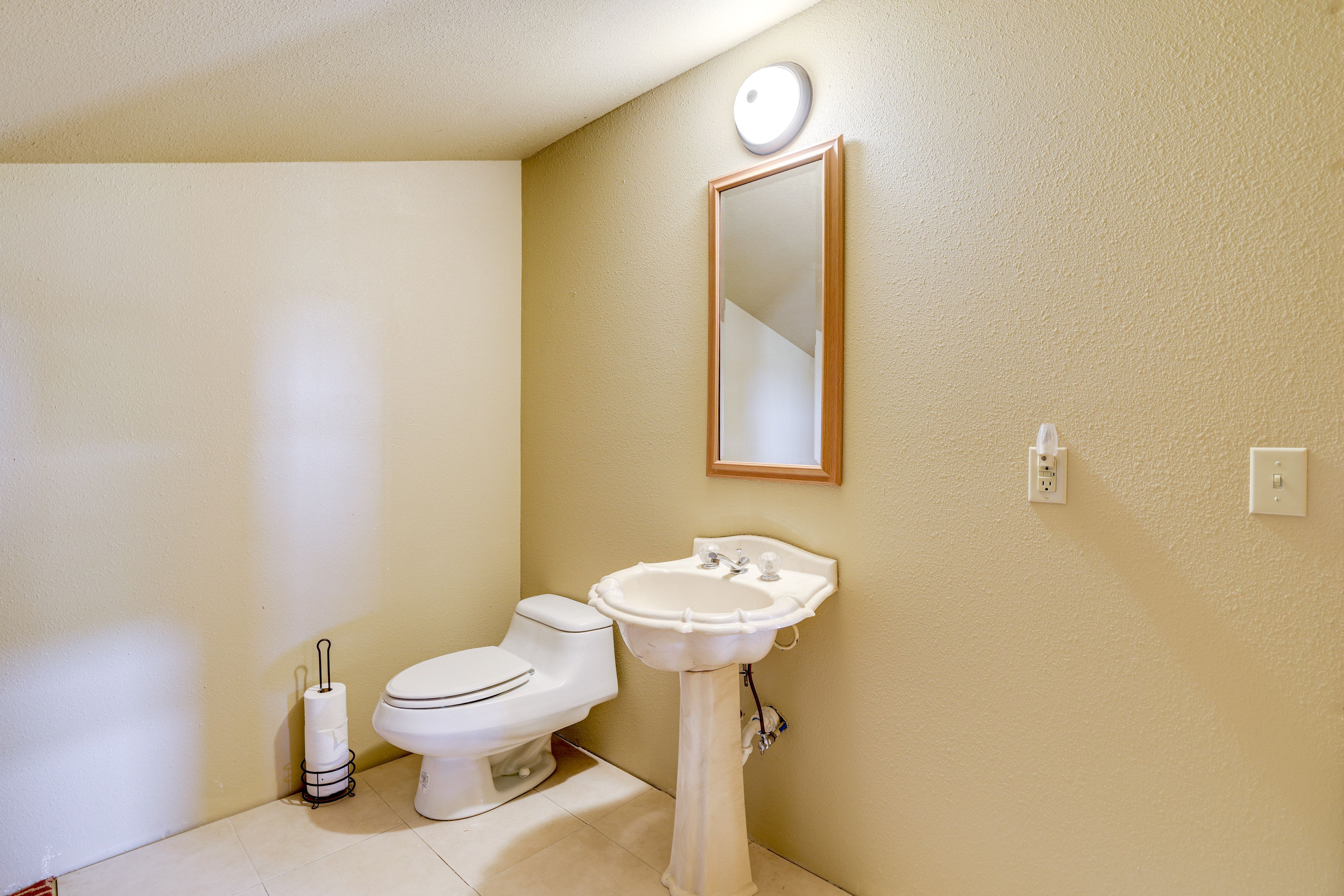 Half Bathroom | Upper Level