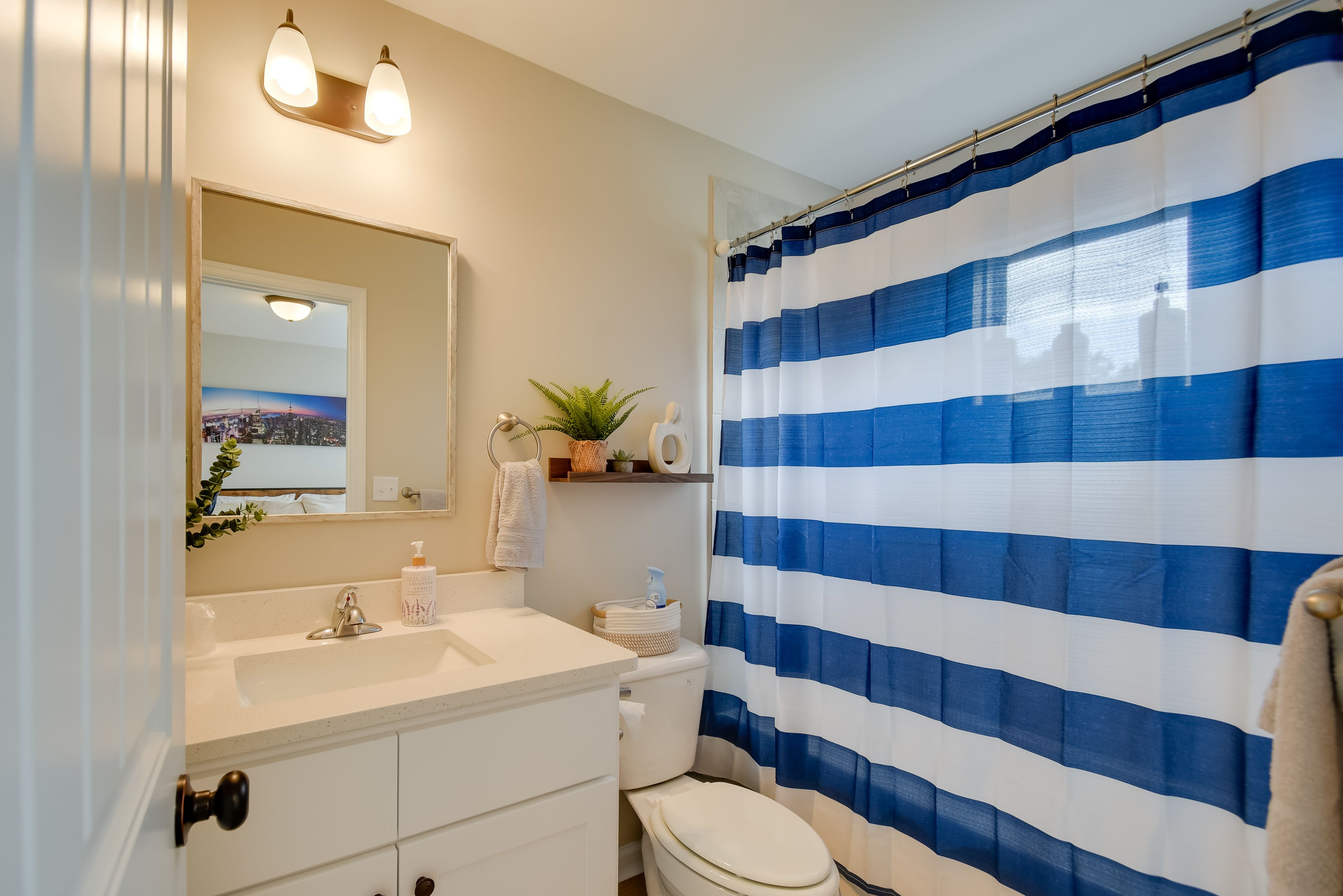 En-Suite Bathroom | 2nd Floor