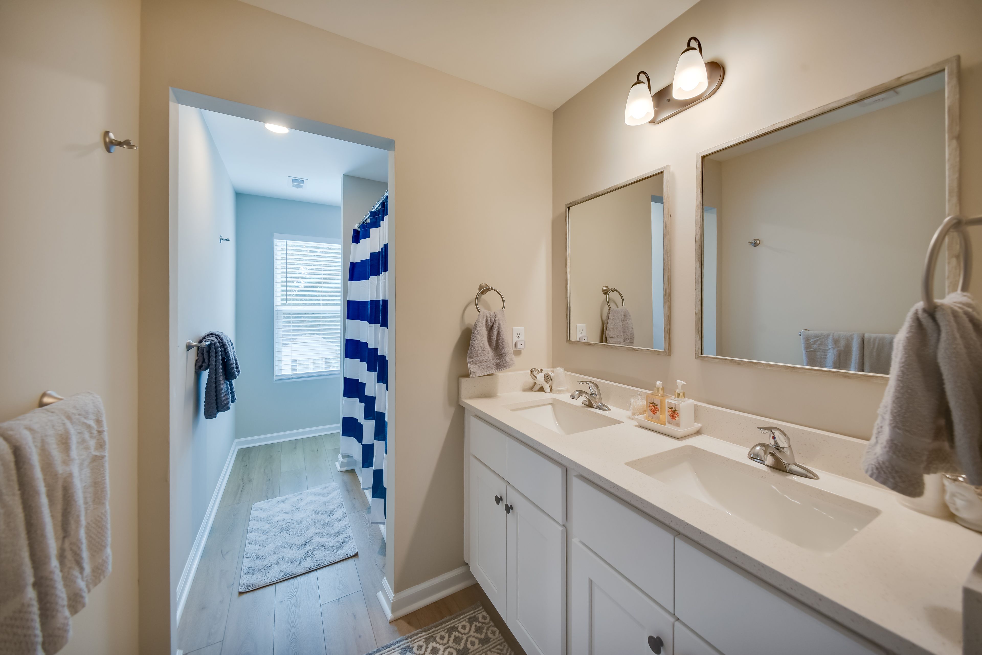 Full Bathroom | 2nd Floor