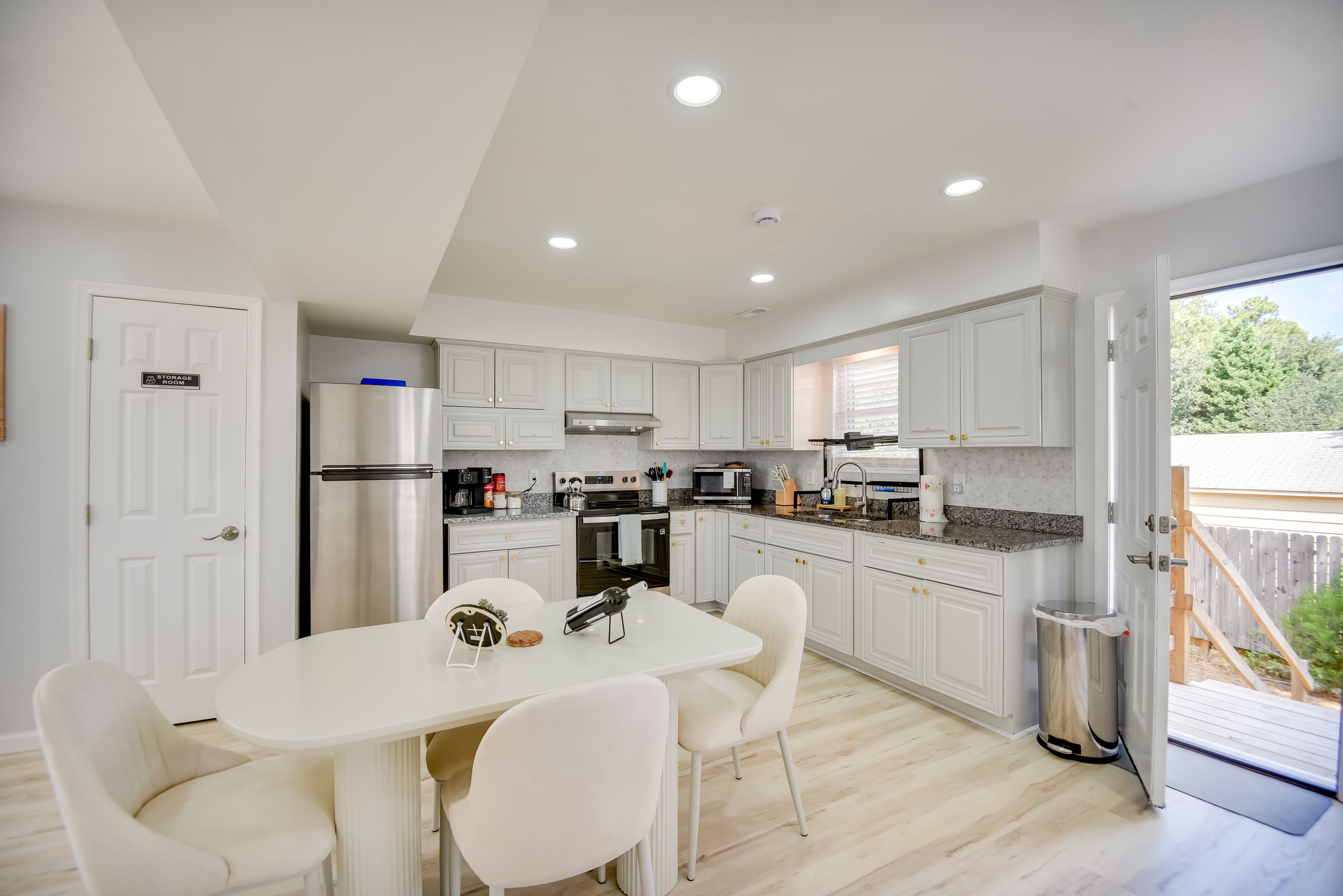 Kitchen | Blender | Toaster | Spices