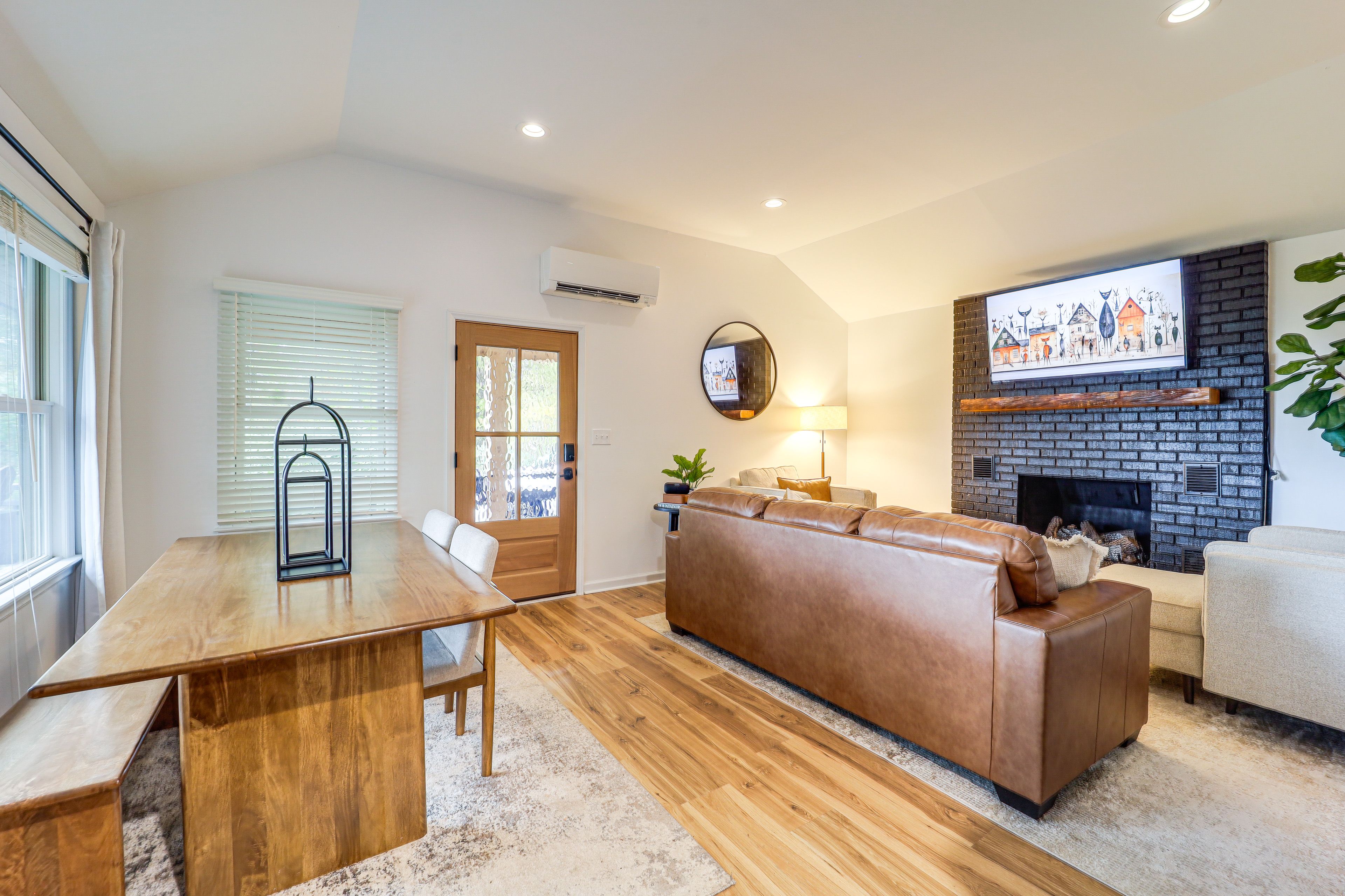 Living & Dining Area