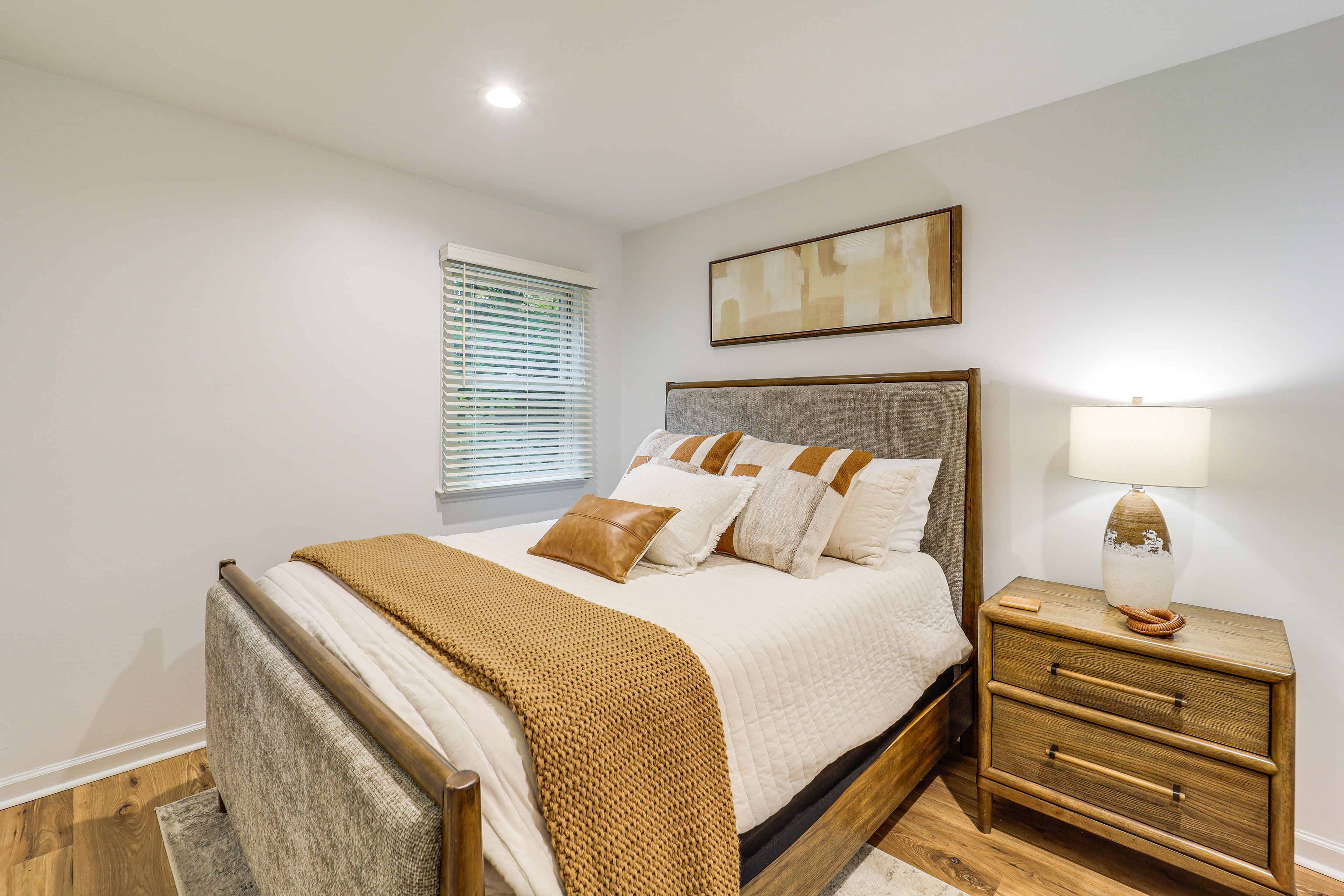 Bedroom 2 | Queen Bed
