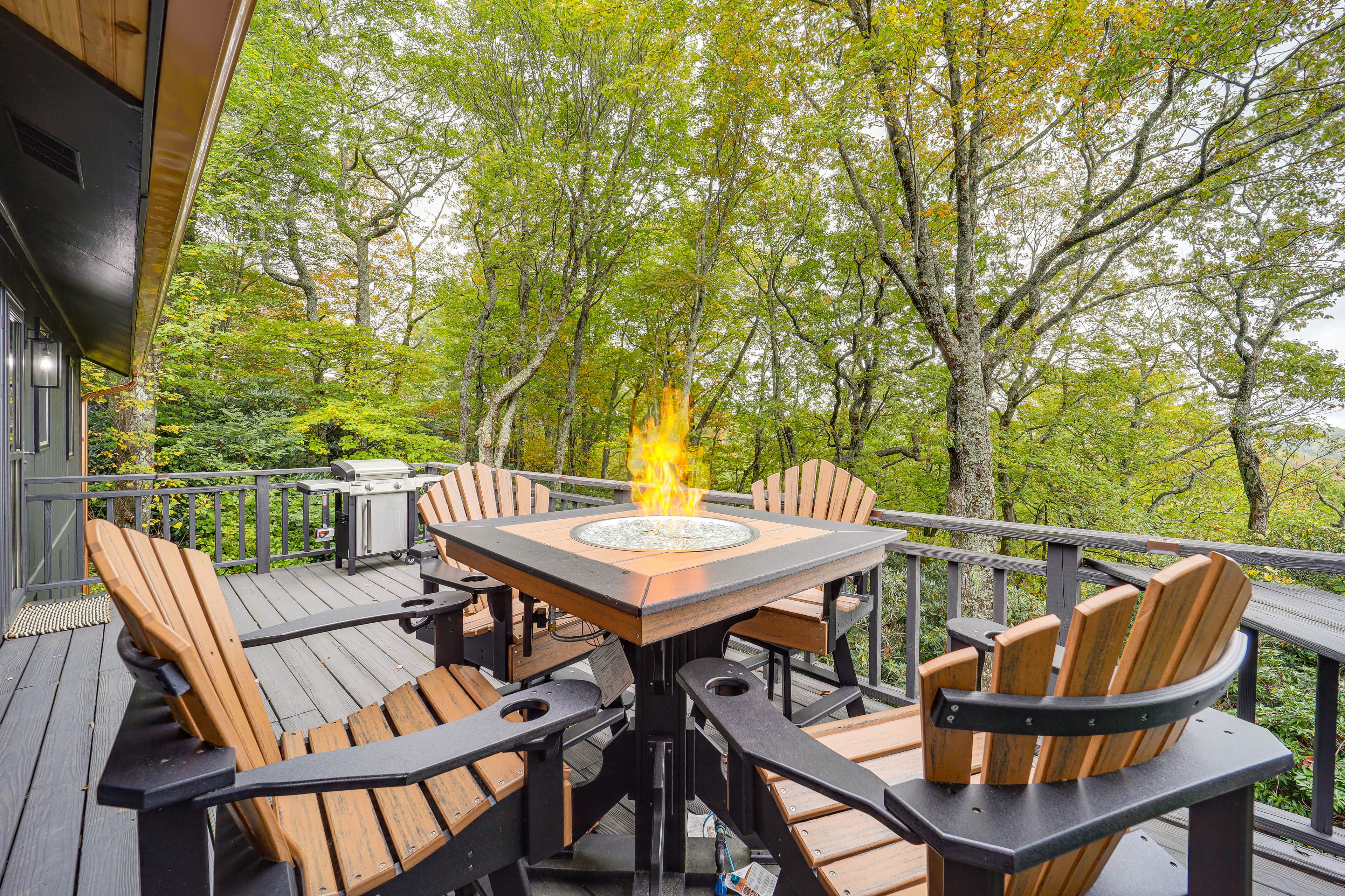 Blowing Rock Vacation Rental | 2BR | 1BA | 740 Sq Ft | 2 Steps to Enter