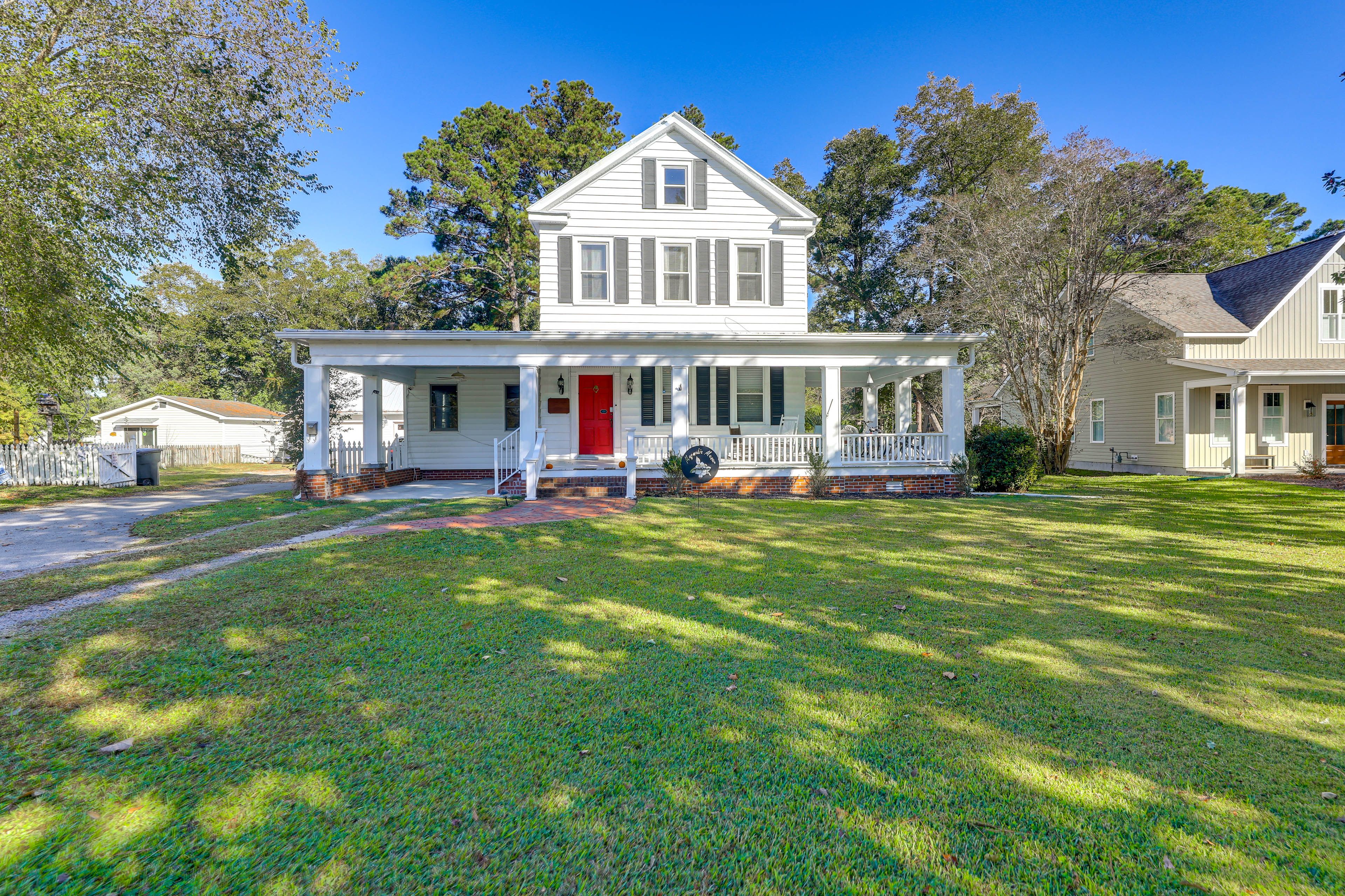 New Bern Vacation Rental | 4BR | 2.5BA | 4 Steps to Enter | 2,400 Sq Ft