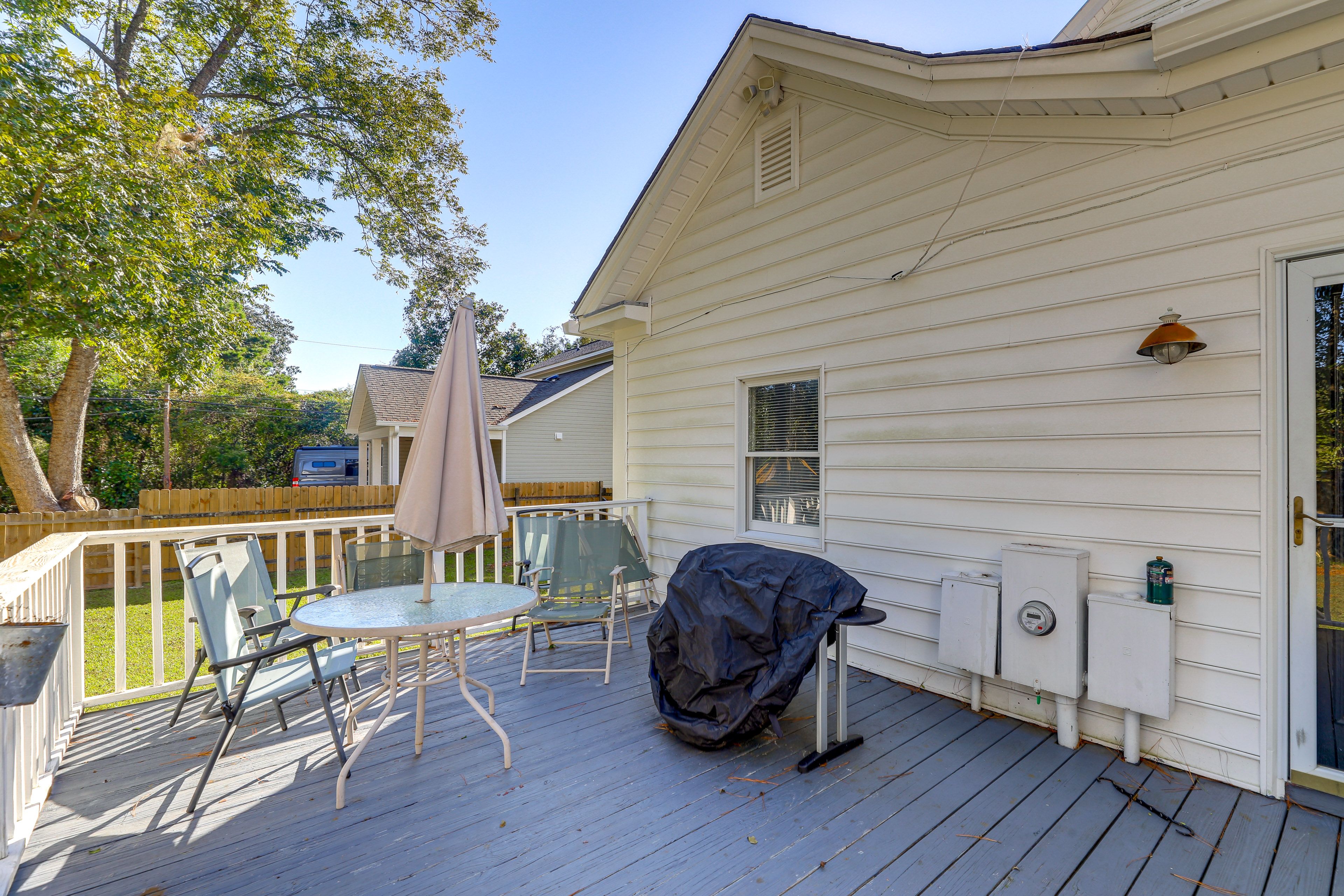 Furnished Deck | Gas Grill
