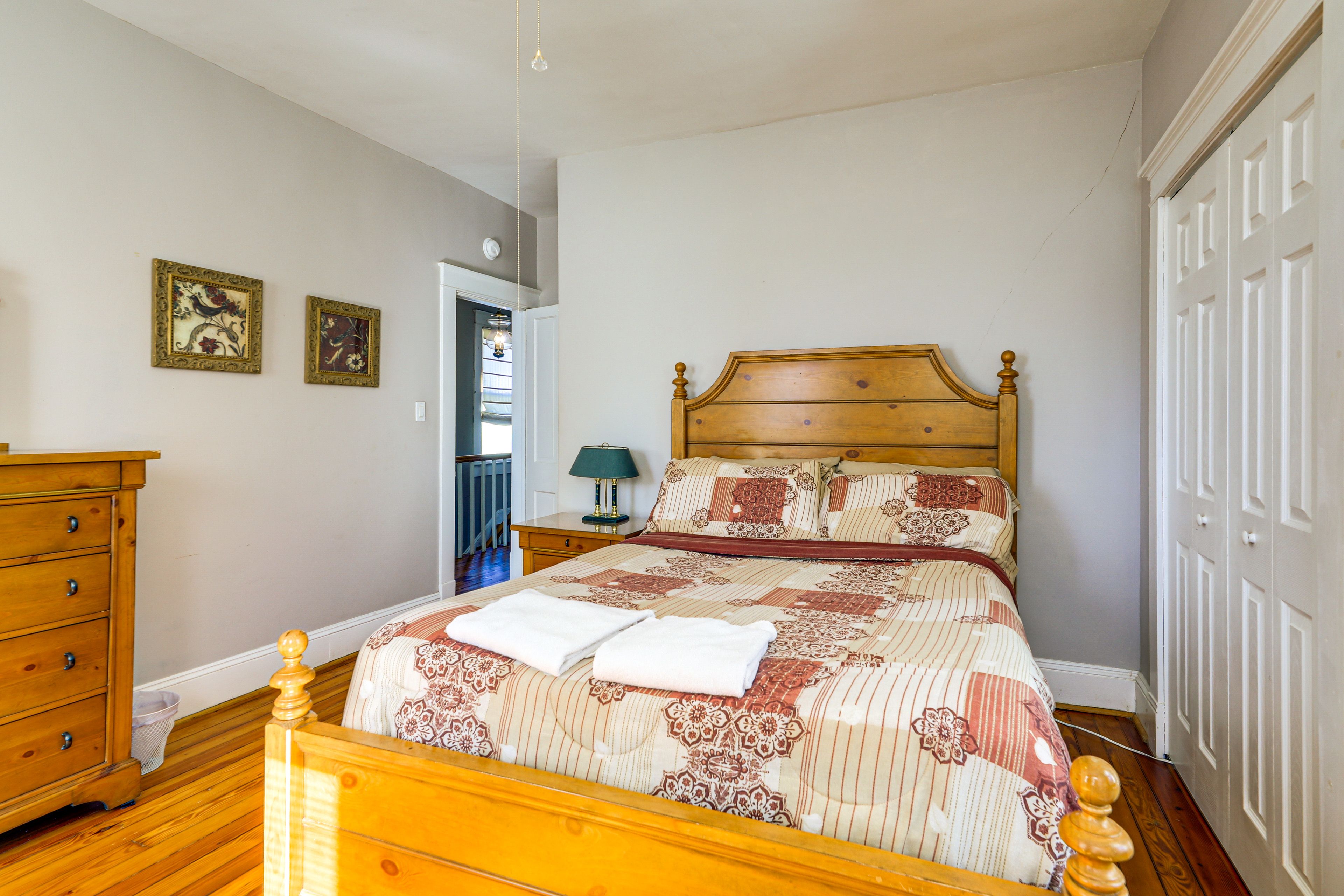 Bedroom 2 | 2nd Floor | Queen Bed | Flat-Screen TV
