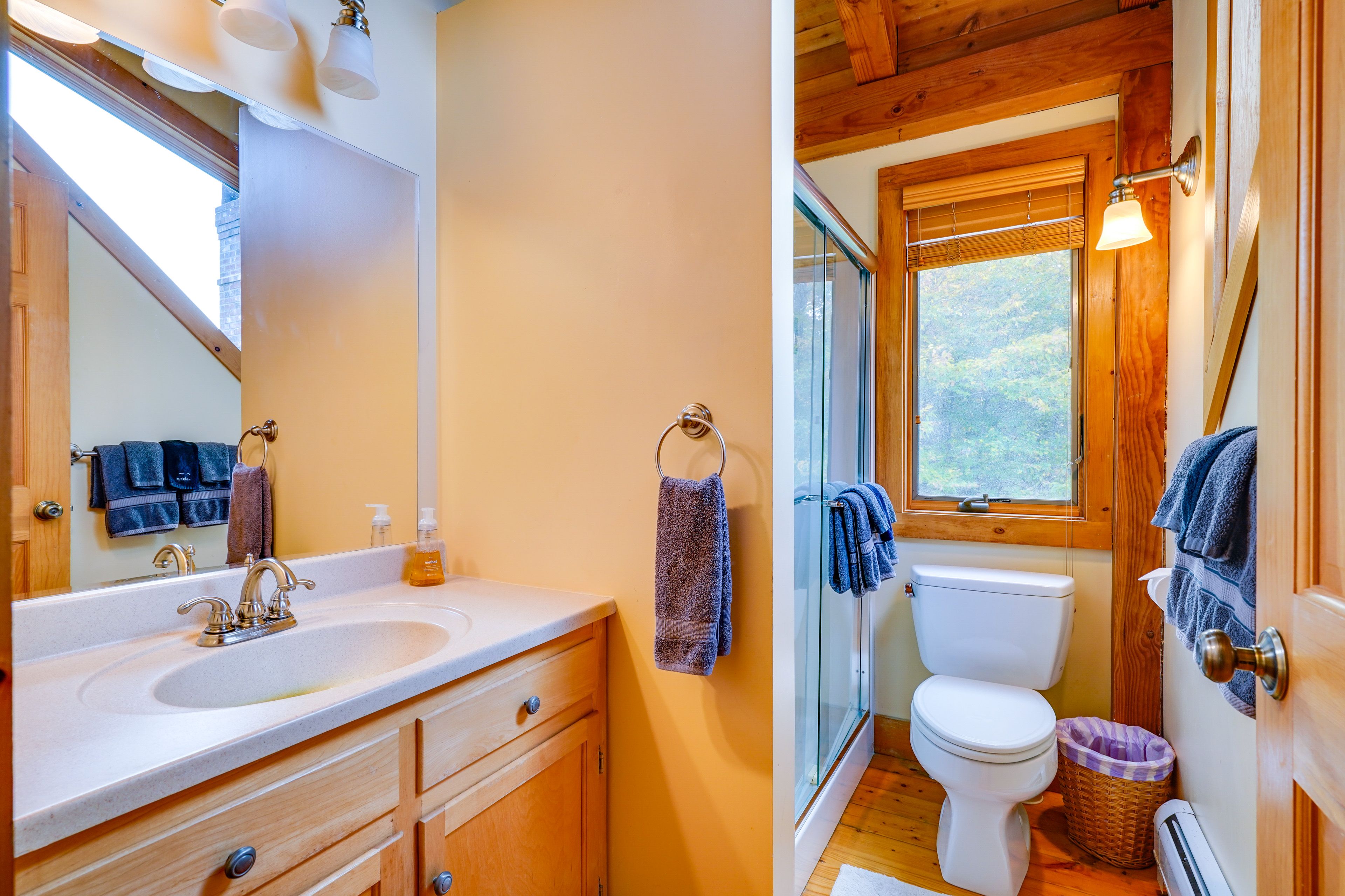 Full Bath | Upper Level