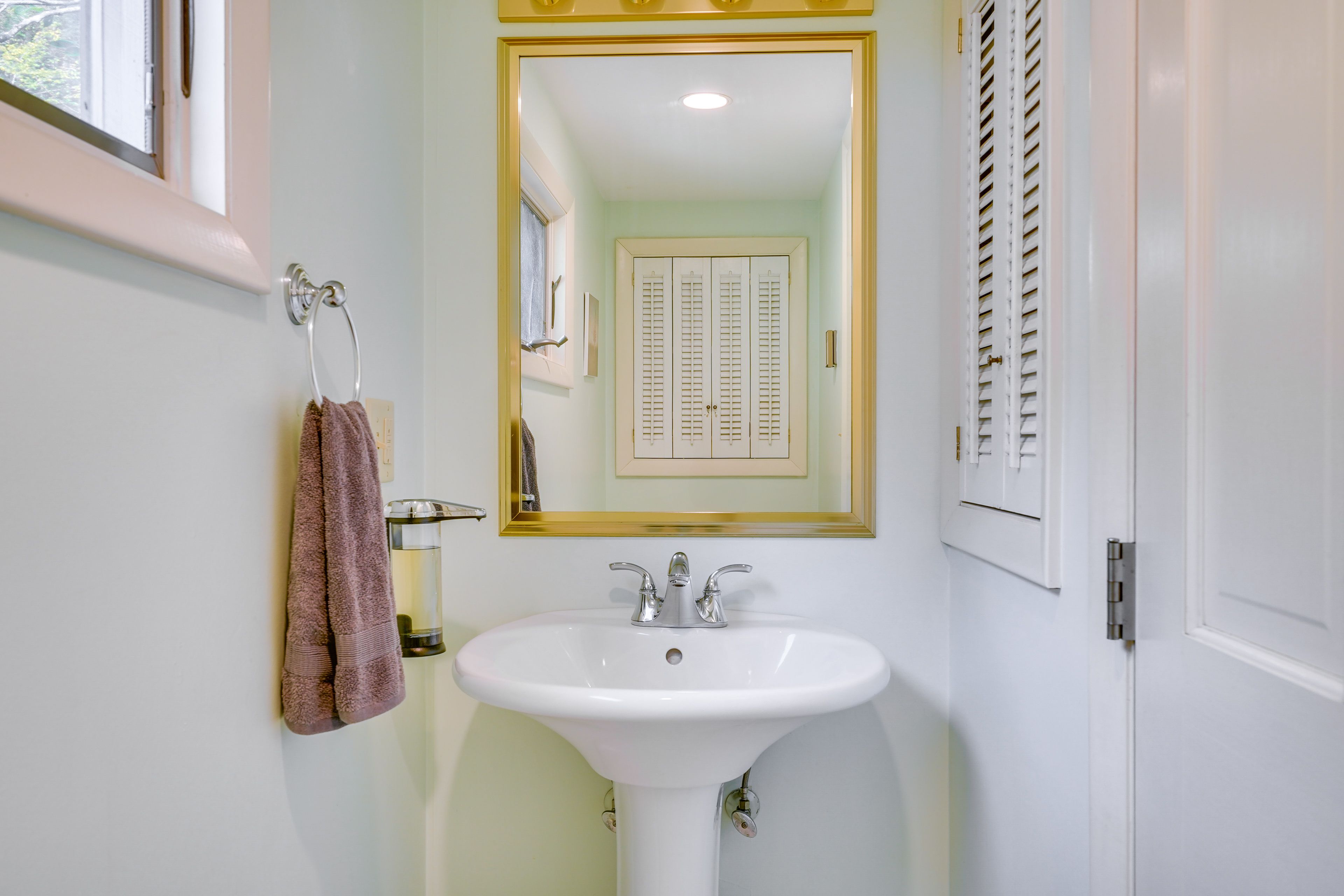 Half Bath | 2nd Floor