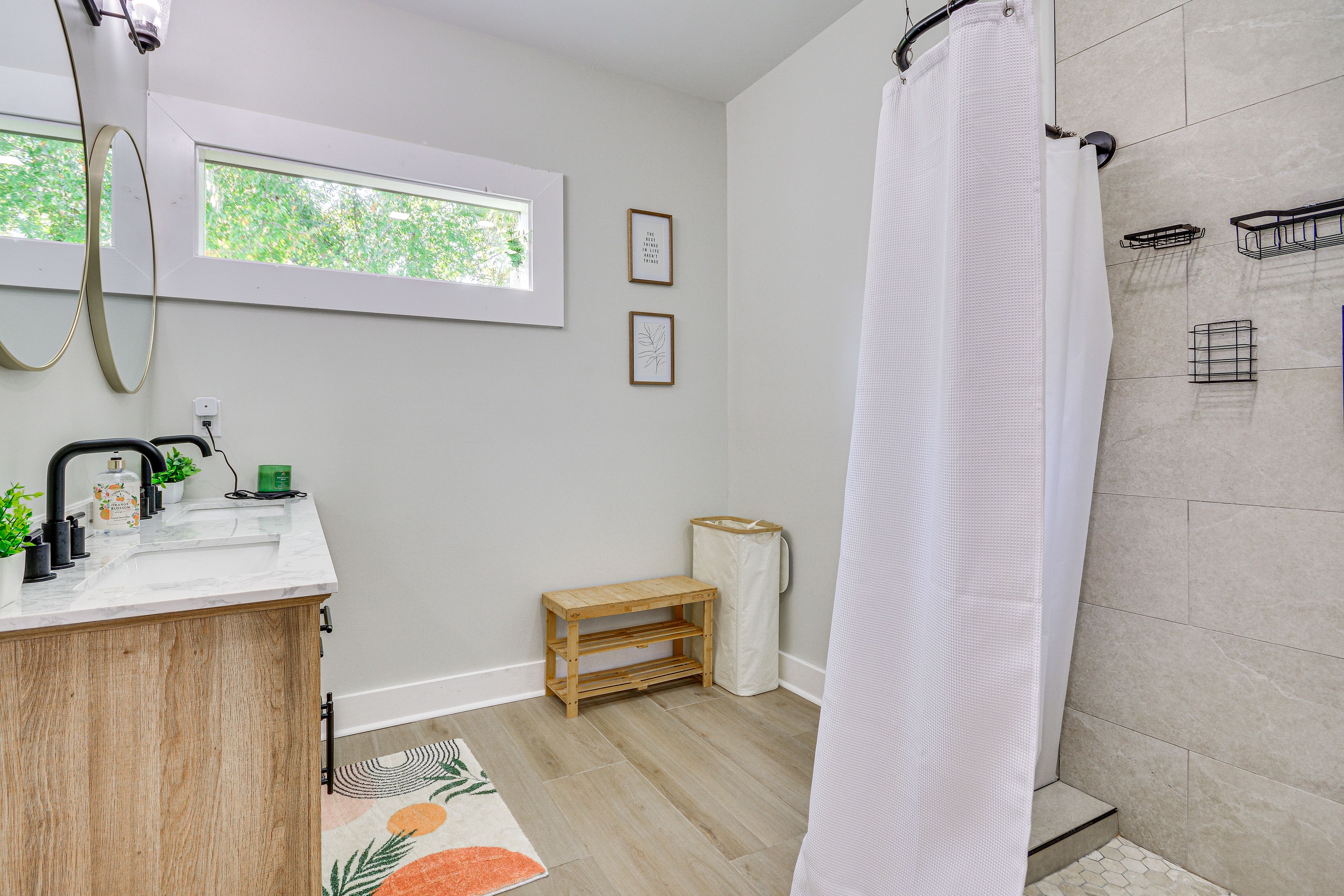 Full Bathroom | 2nd Floor
