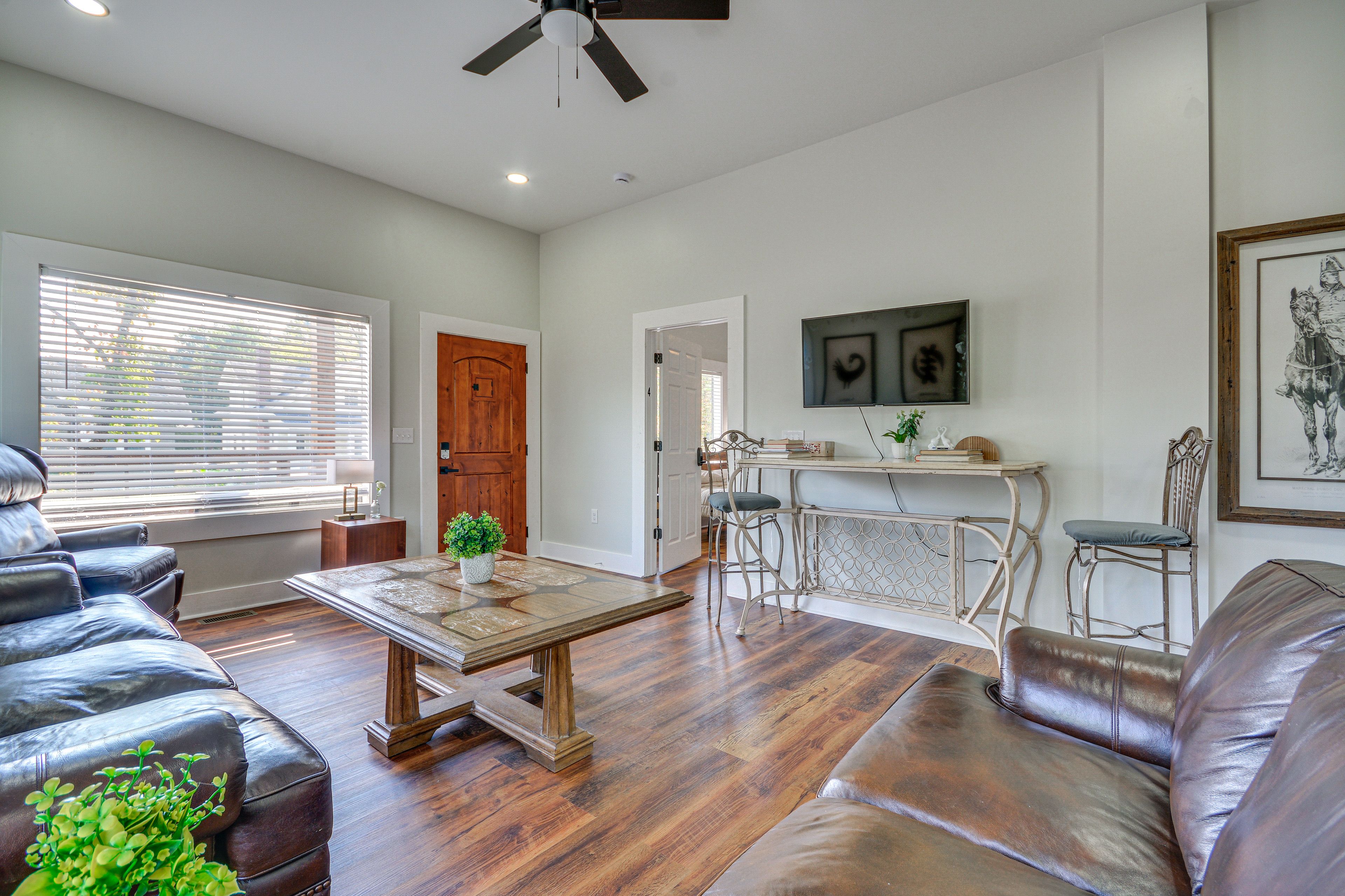 Greensboro Vacation Rental | 5BR | 5BA | 2,500 Sq Ft | 2 Steps to Enter