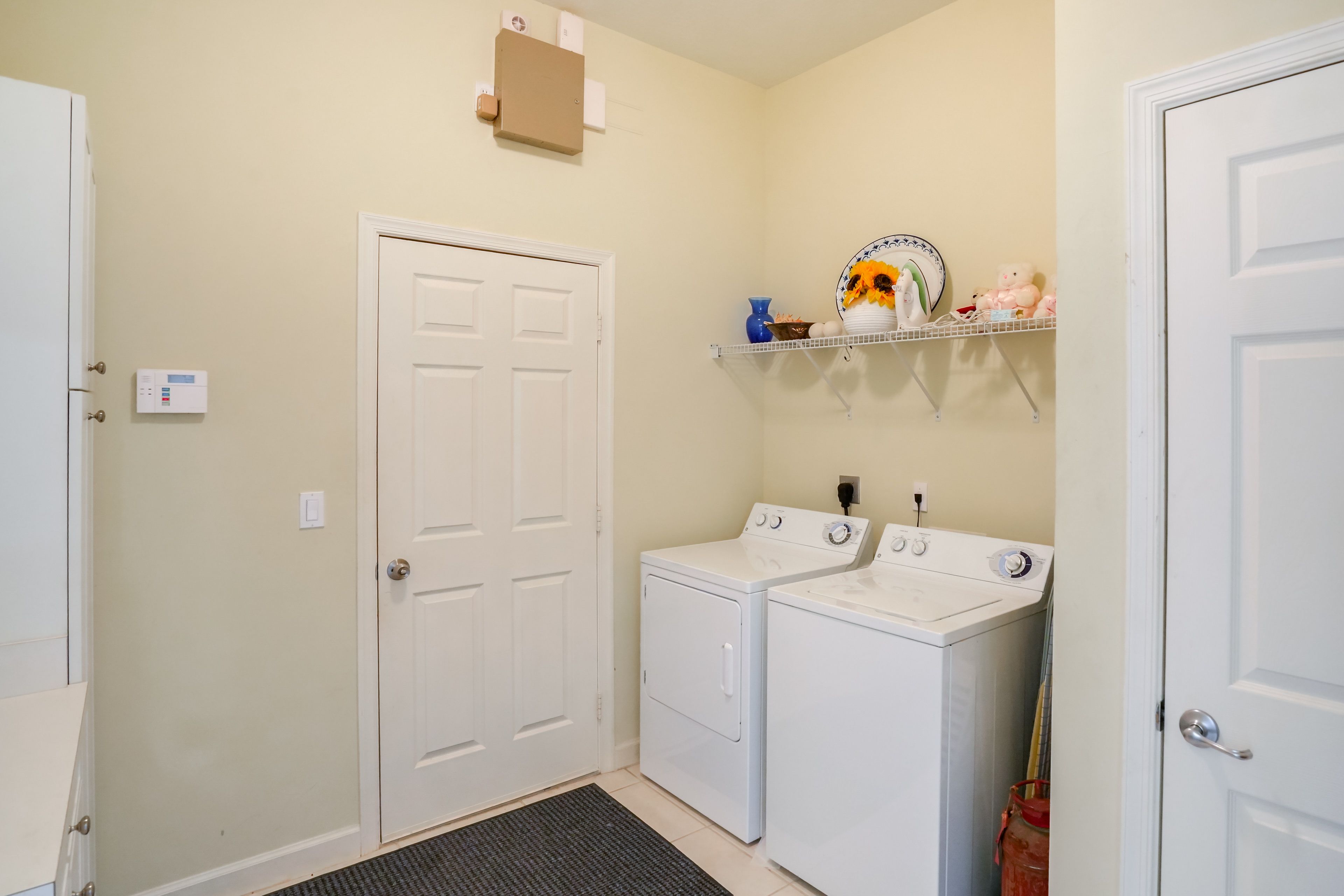 Laundry Area | Washer/Dryer