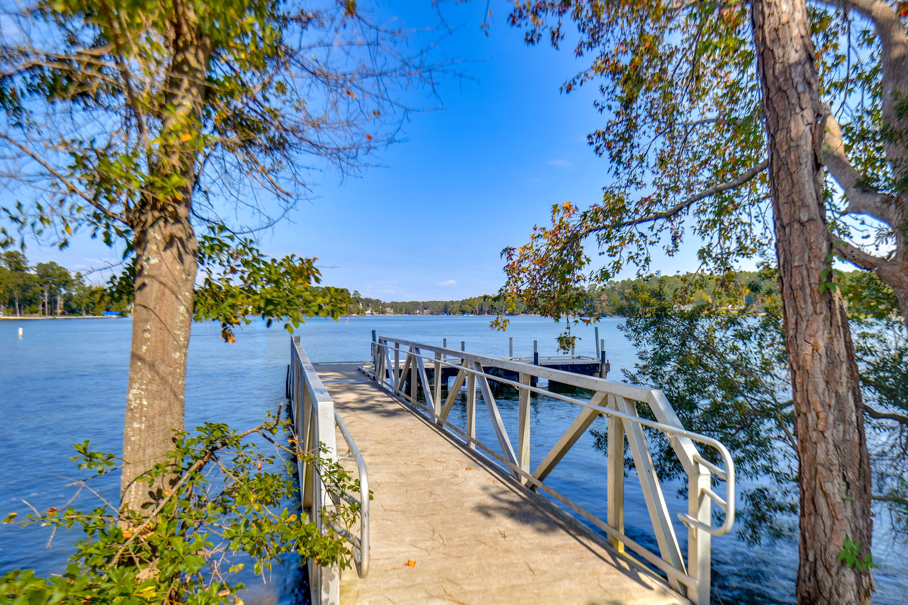 Reynolds Lake Oconee Amenities | Public Dock w/ Boat Launch