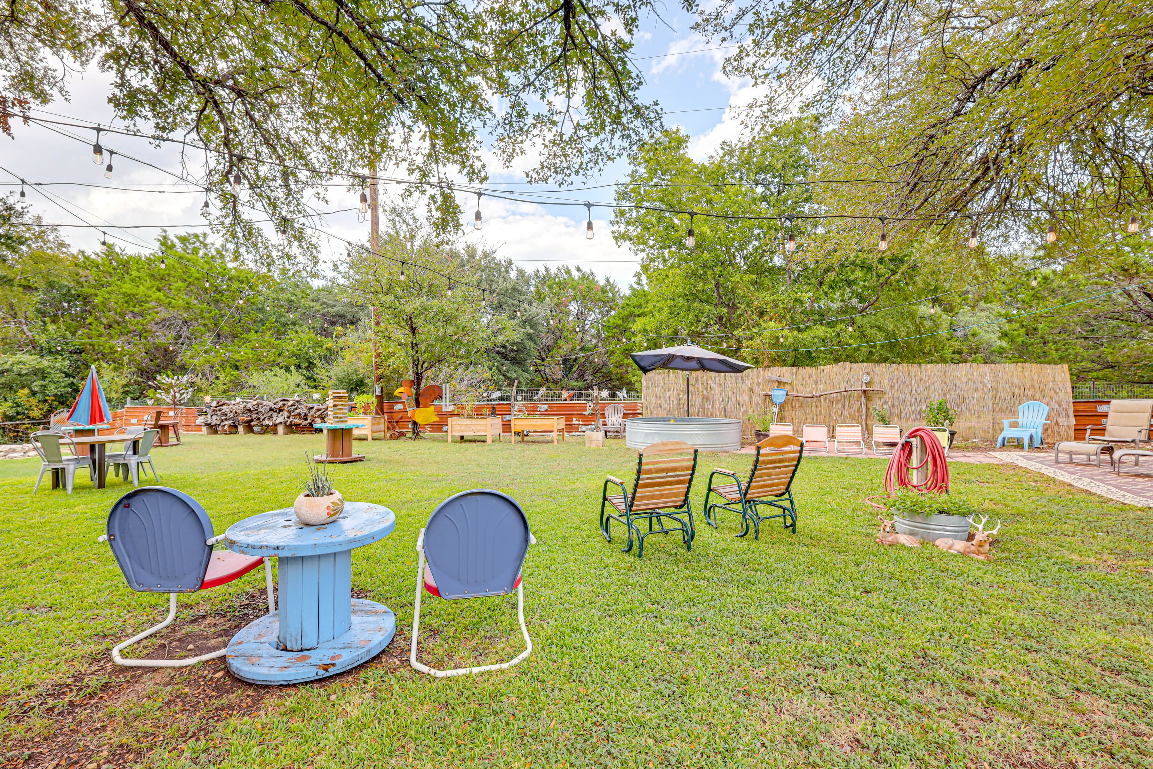 Backyard | Fire Pit | Cowboy Pool | Yard Games