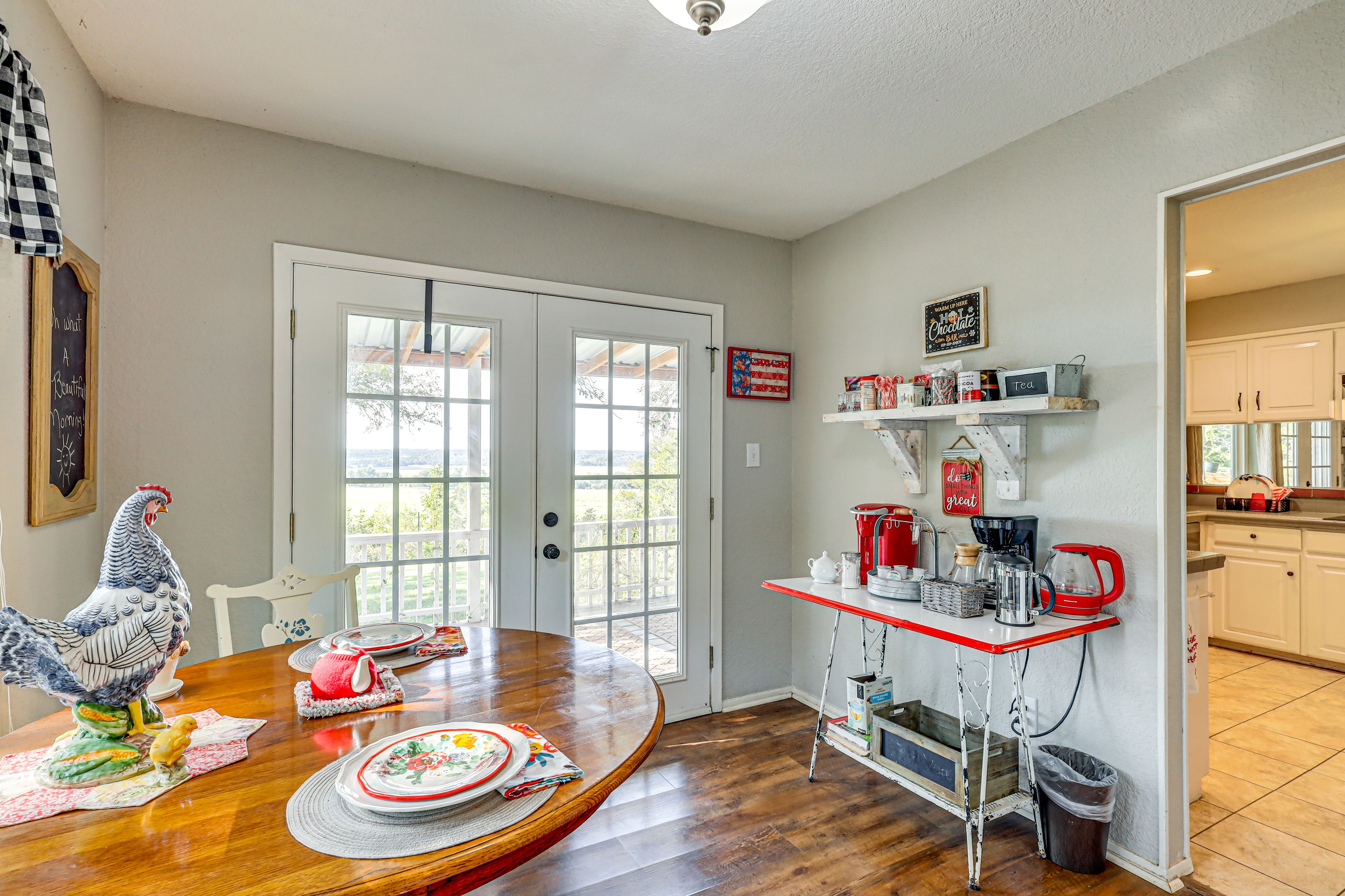 Dining Nook | Coffee Bar | Drip & Keurig Coffee Makers | French Press