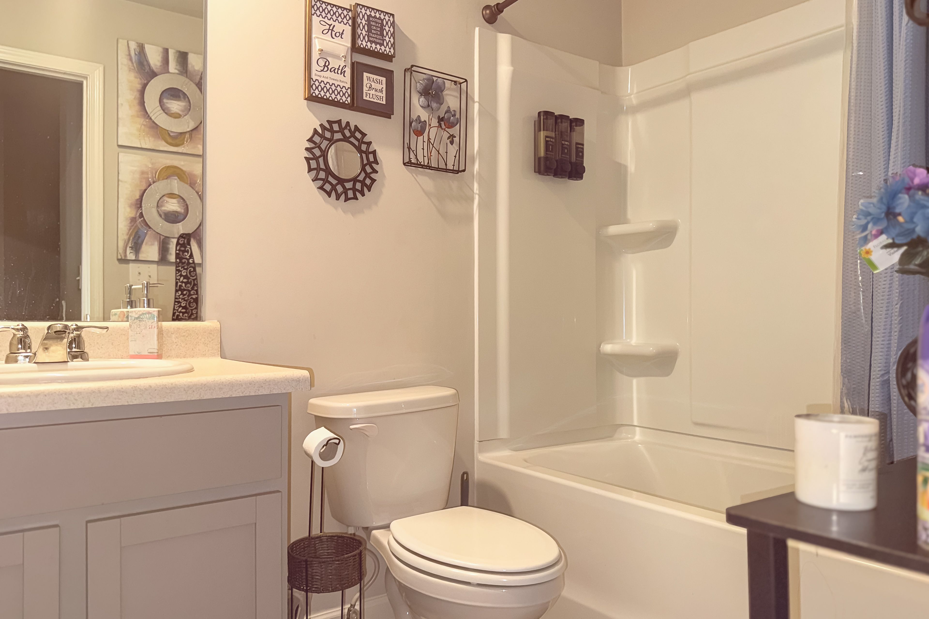 Full Bathroom | 2nd Floor