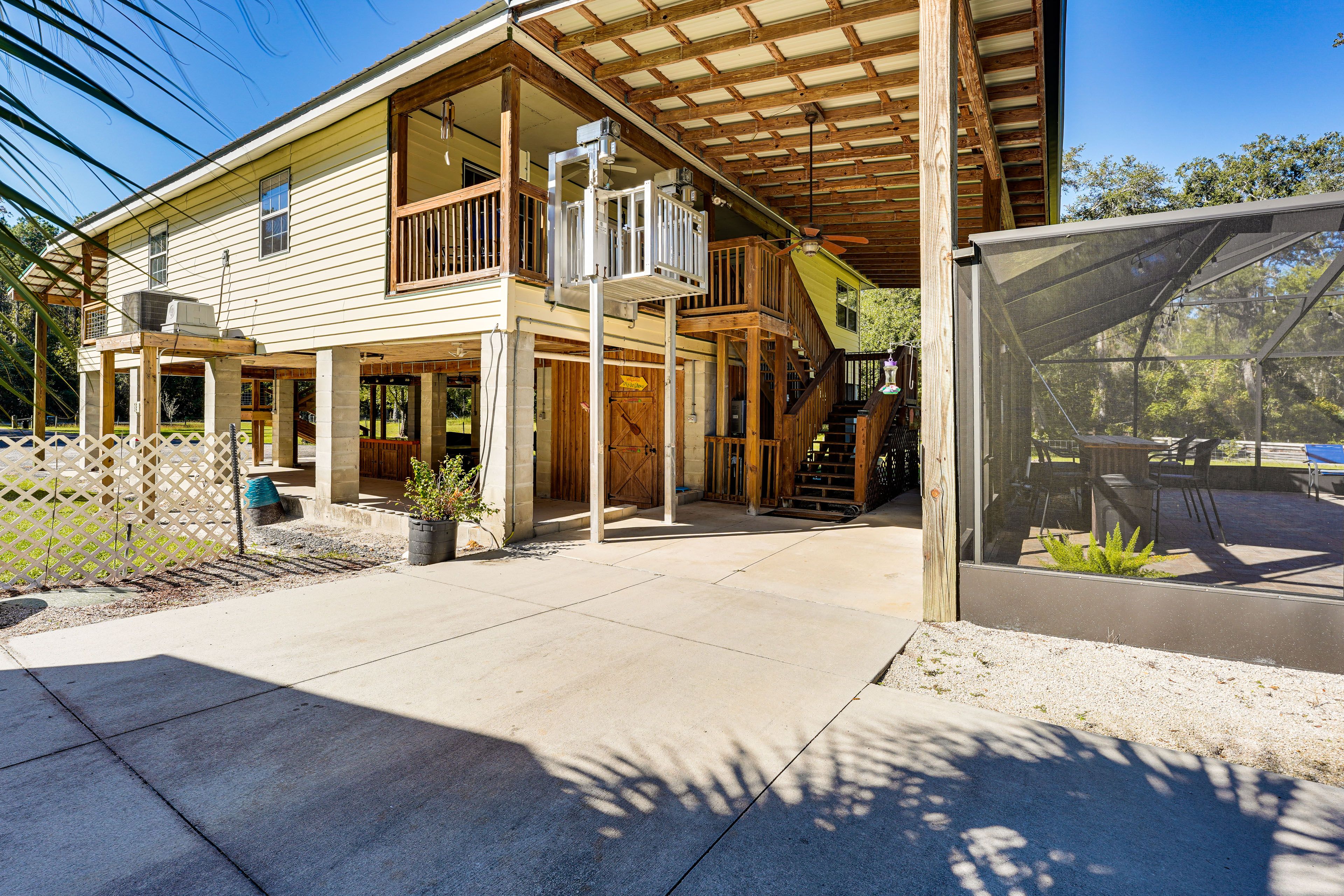 Vertical Platform Lift