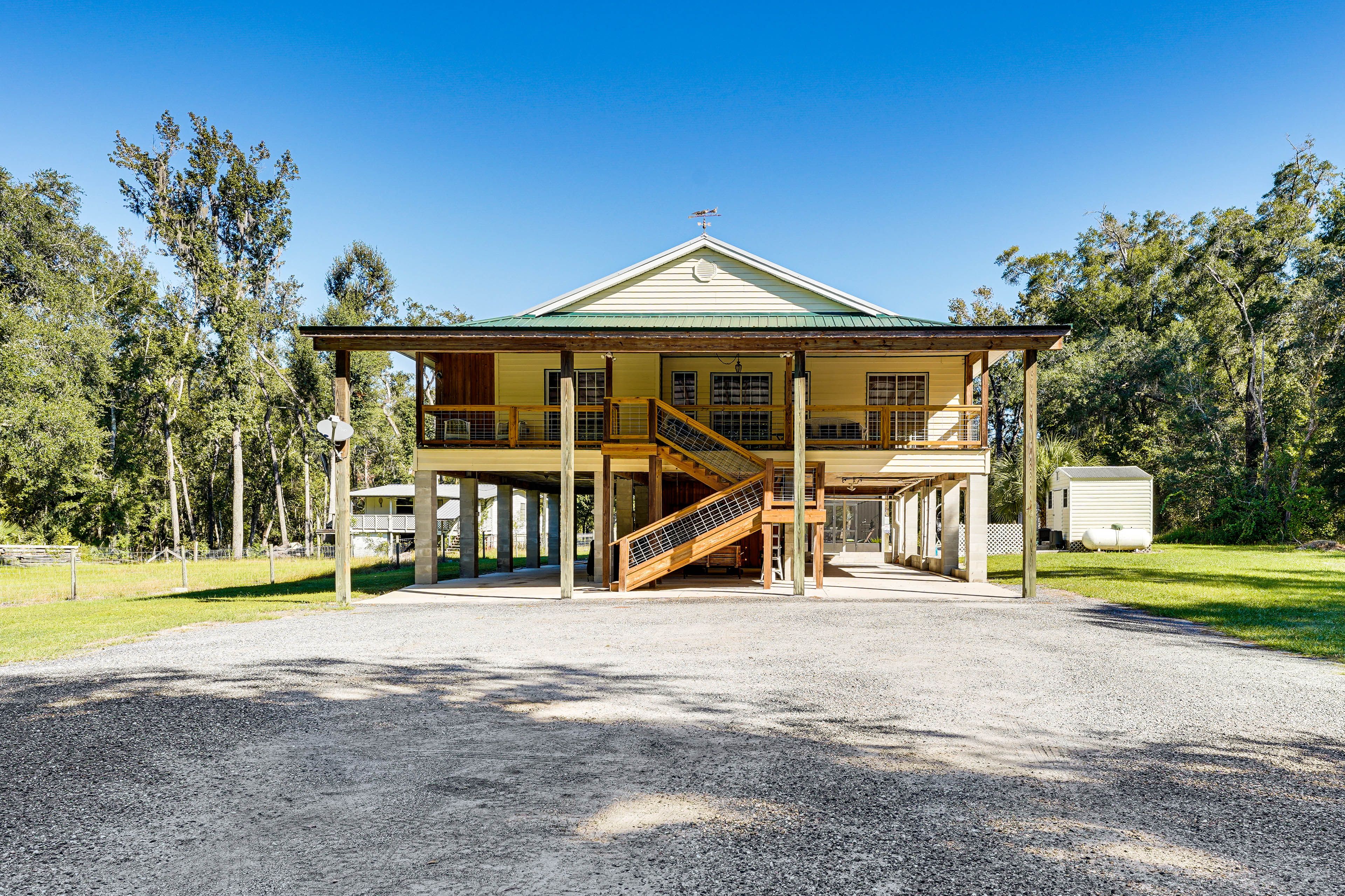 Parking | Carports (2 Vehicles) | Driveway (10 Vehicles) | RV Parking On-Site