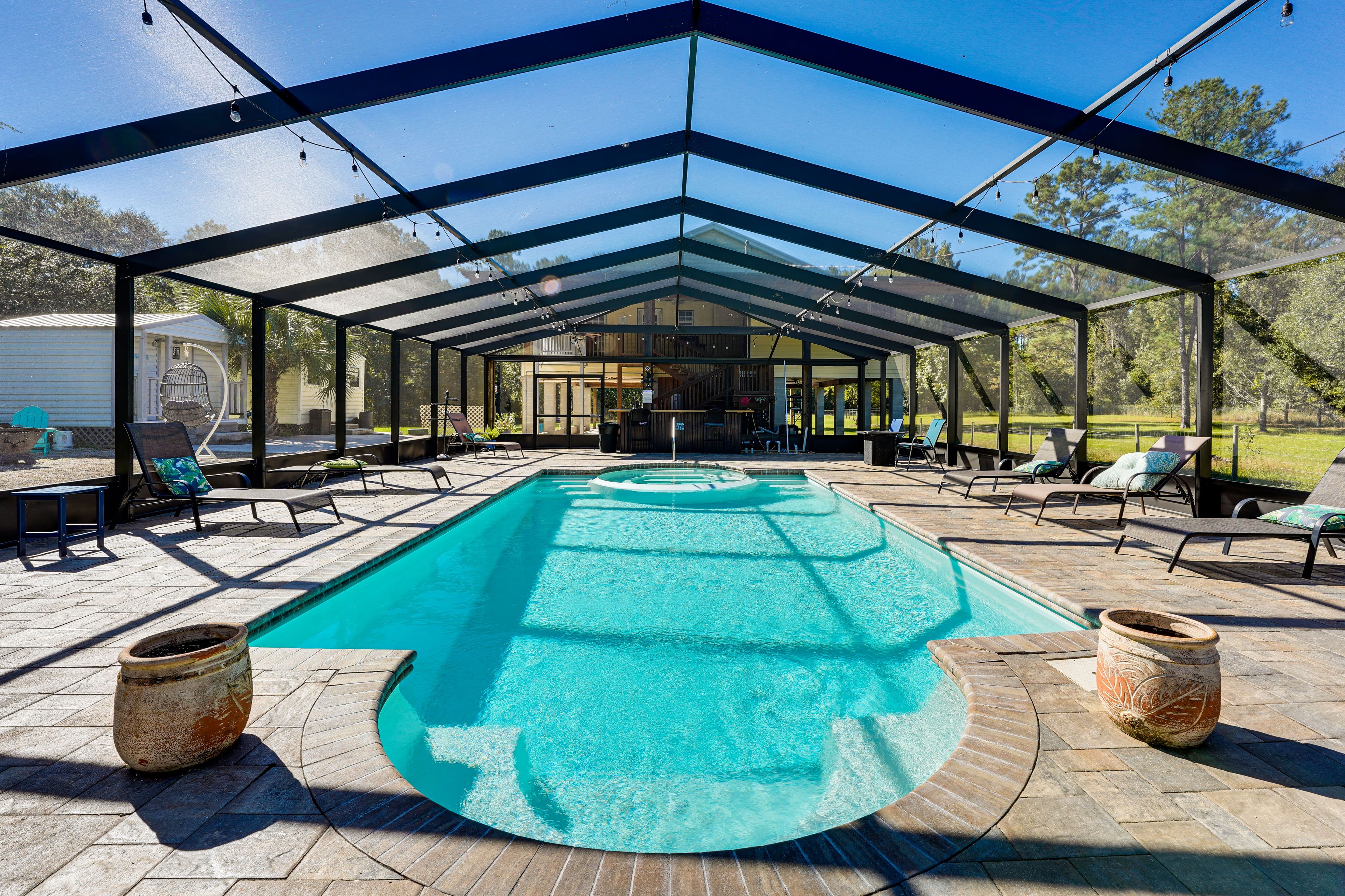 Screened-In Lanai | Dining Table | Bar Area