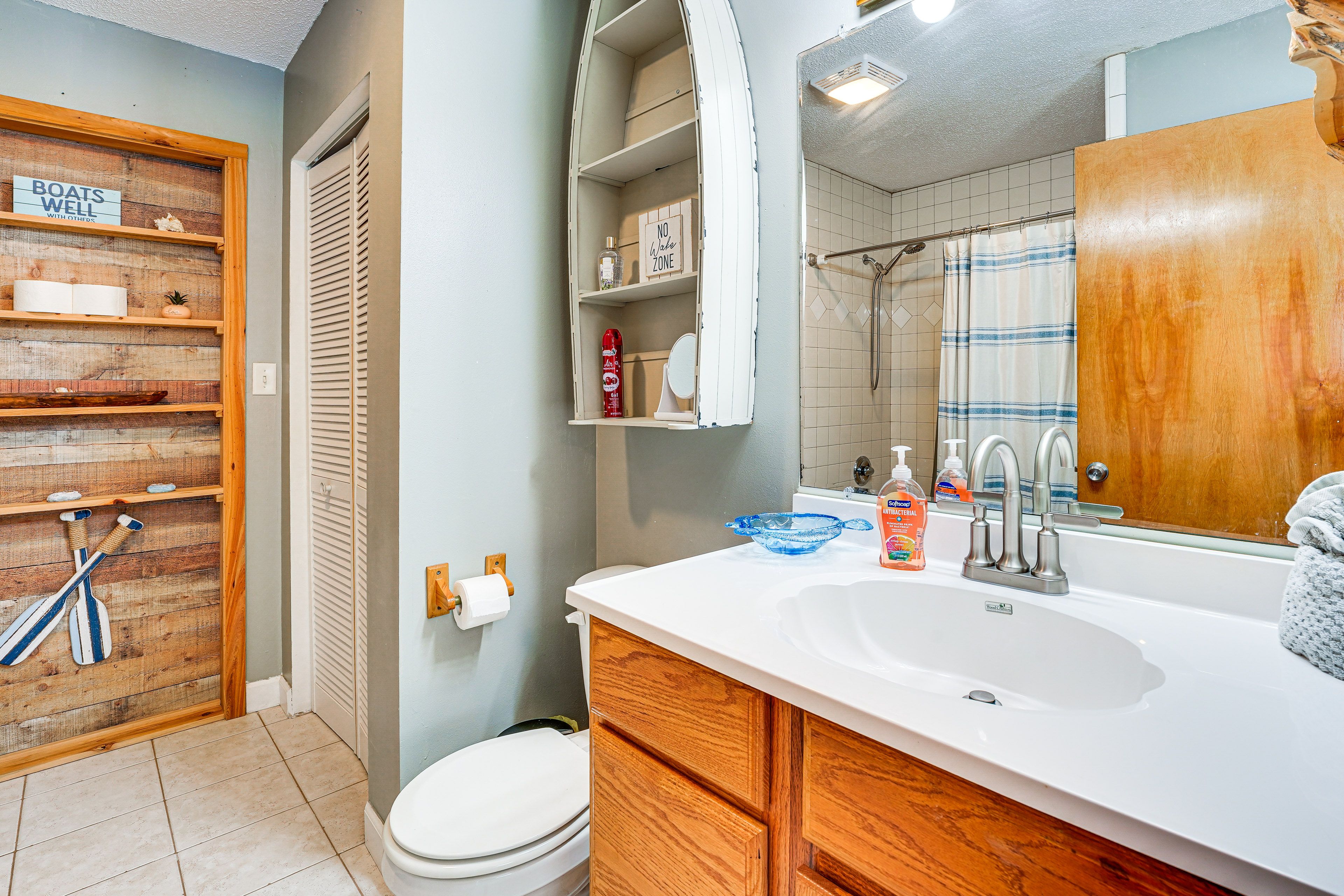 En-Suite Bathroom | Towels Provided