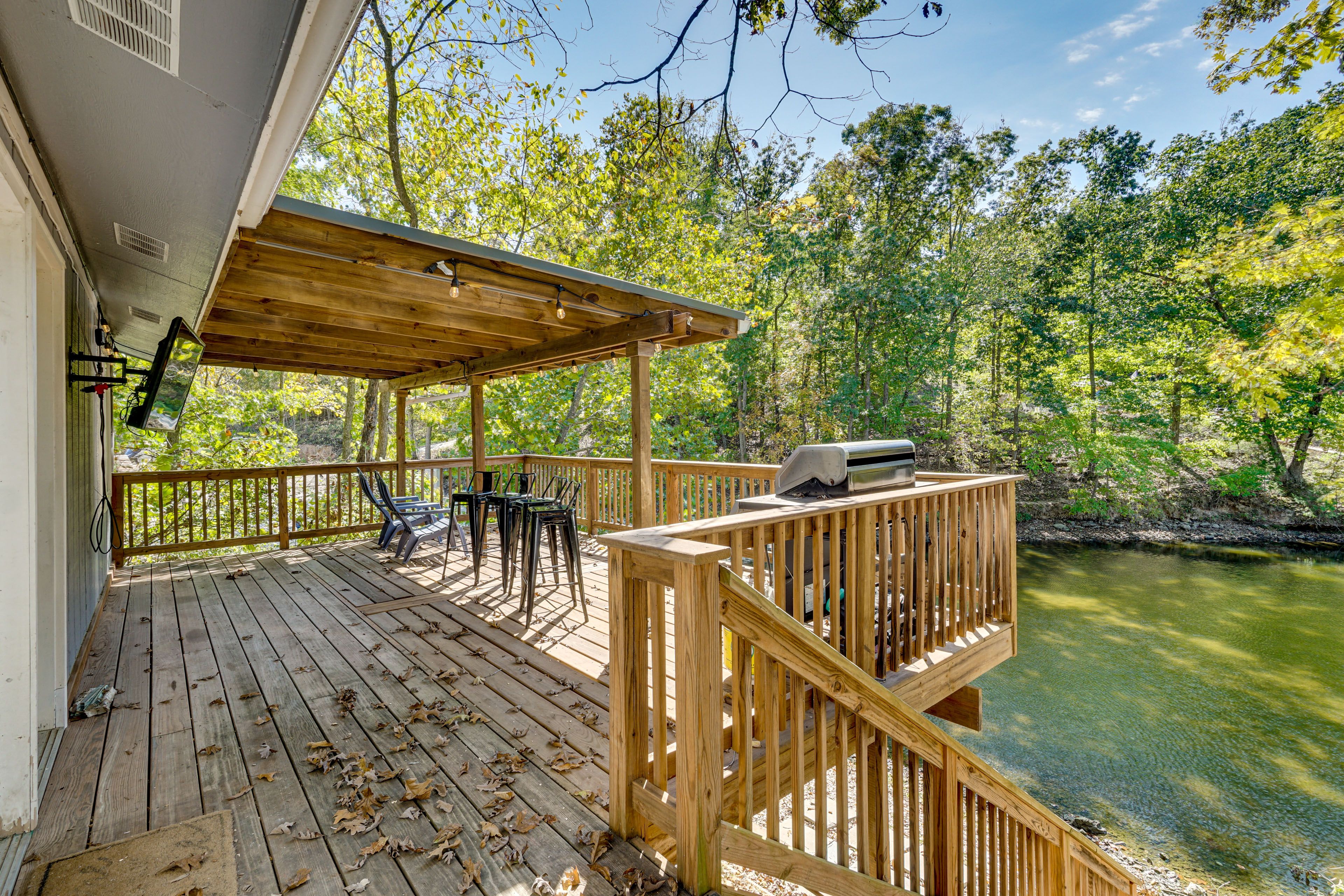 Deck w/ Seating & Smart TV | Gas Grill