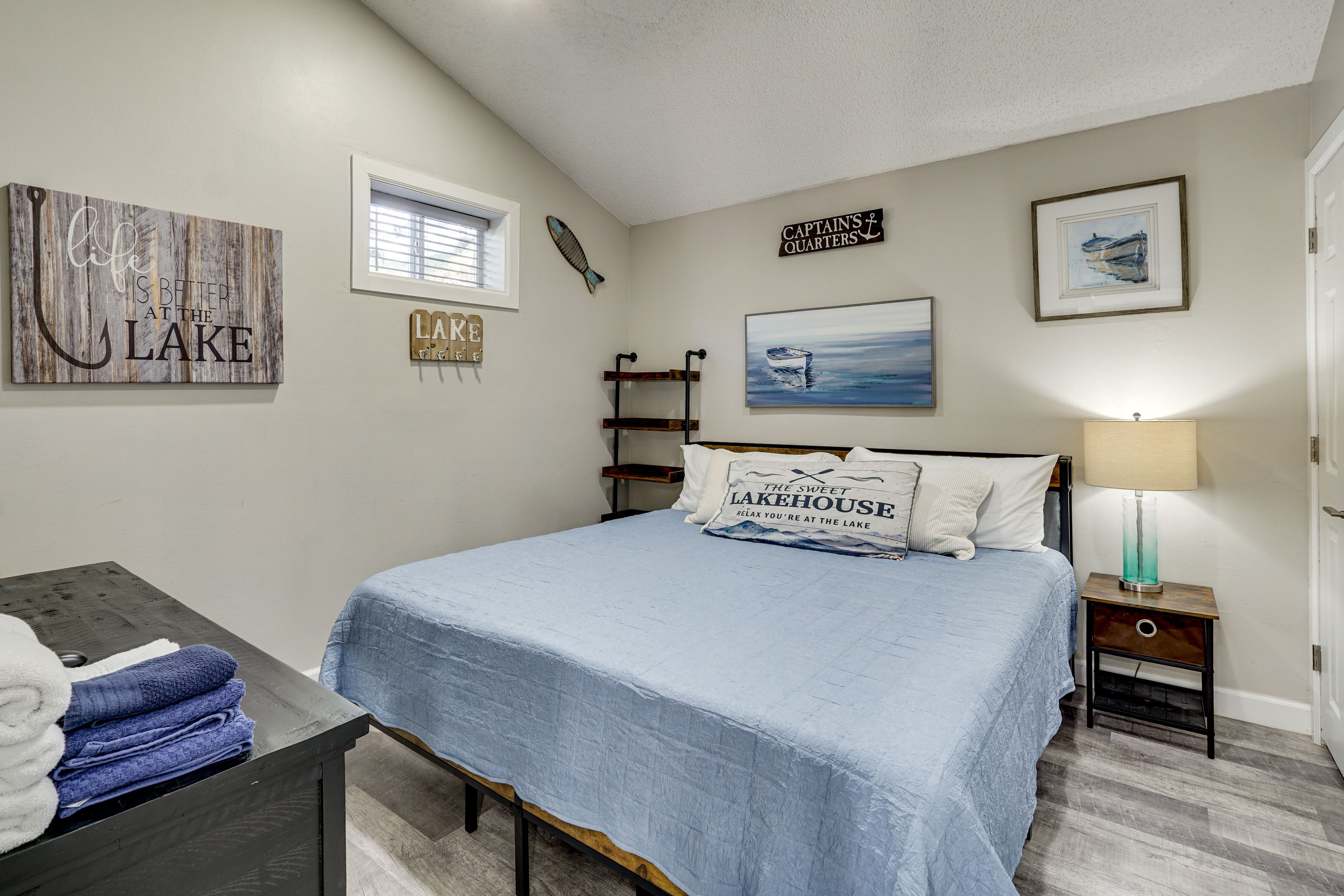 Bedroom 1 | King Bed | Smart TV