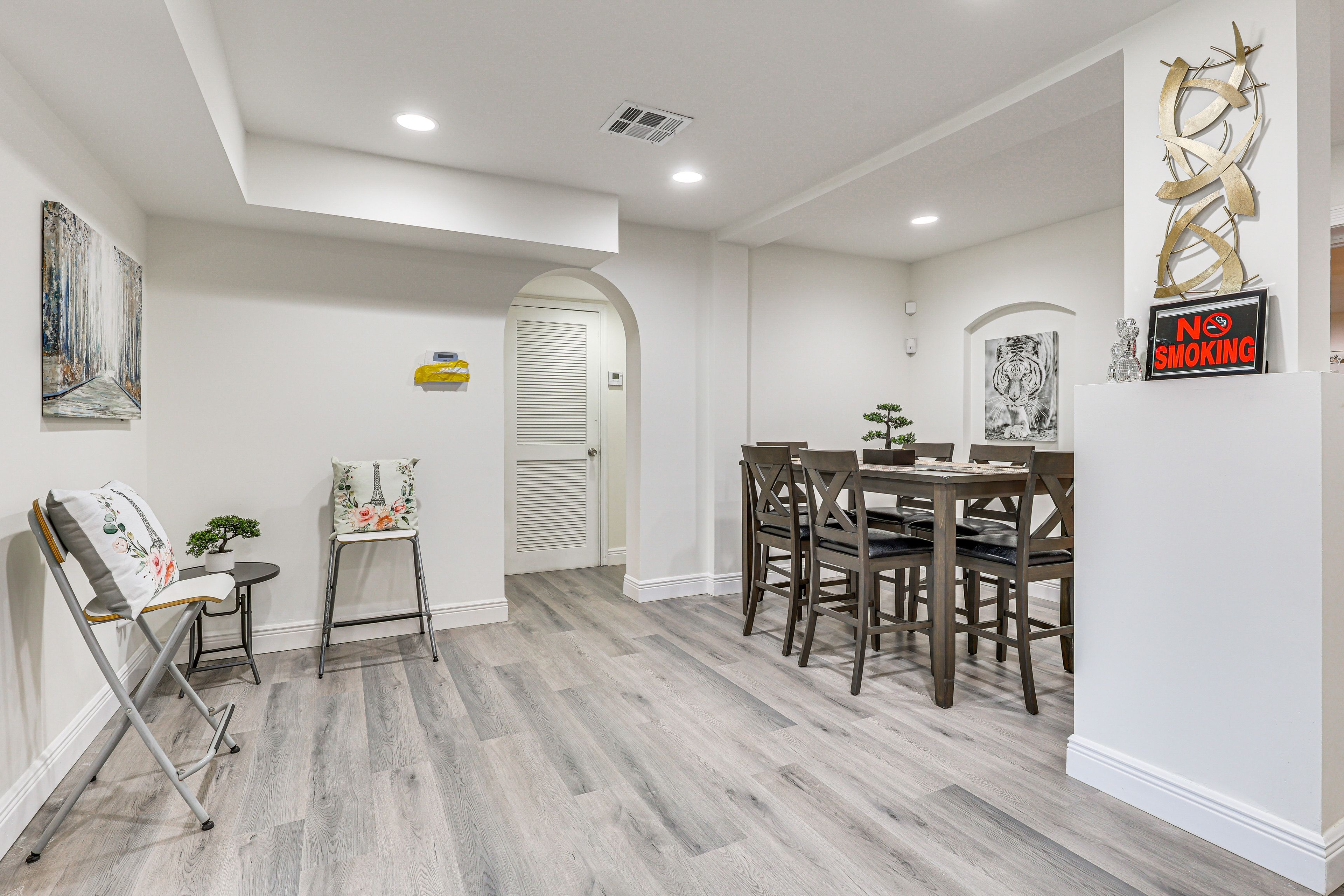 Dining Area | Dishware/Flatware